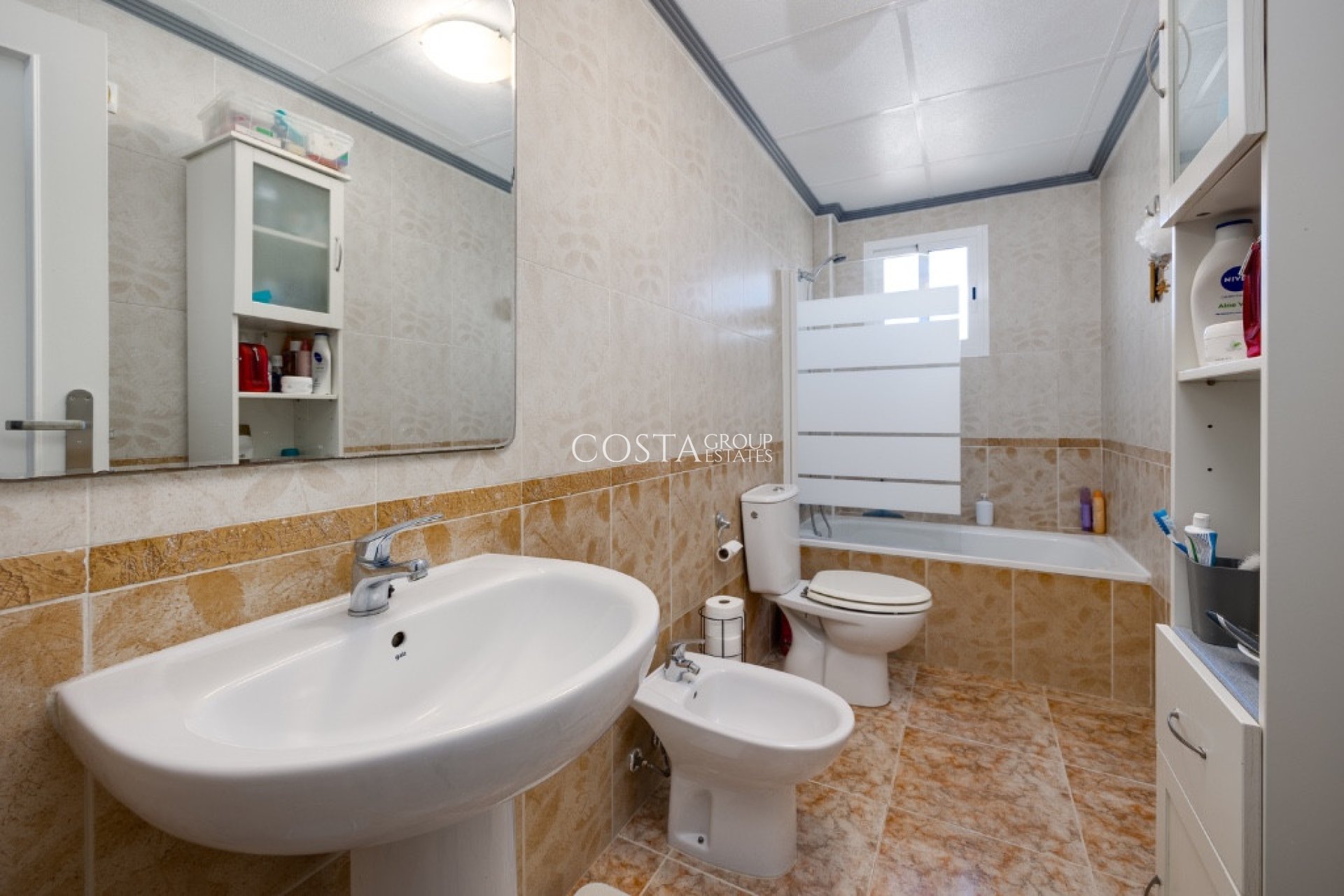 Wiederverkauf - House -
Orihuela Costa - Punta Prima