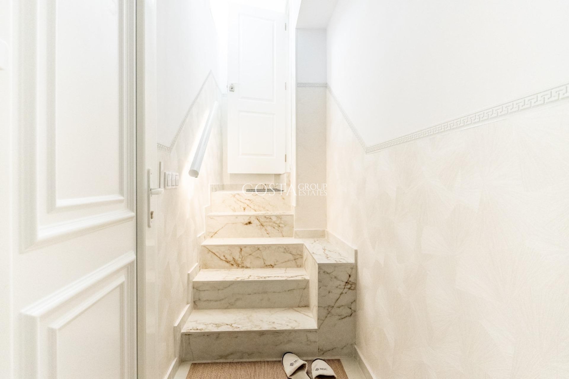 Wiederverkauf - House -
Orihuela Costa - Punta Prima