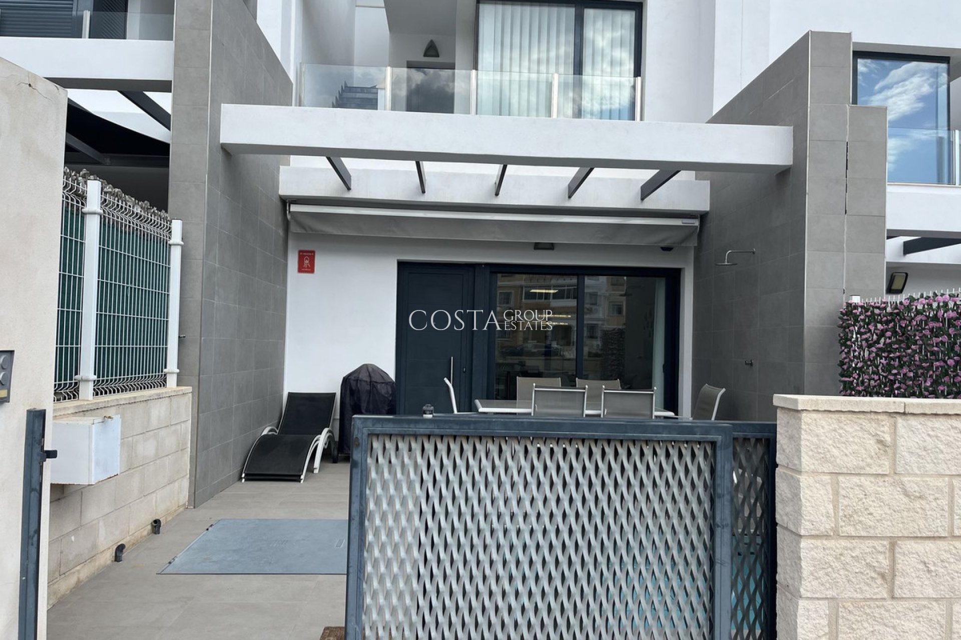 Wiederverkauf - House -
Orihuela Costa - Villamartin