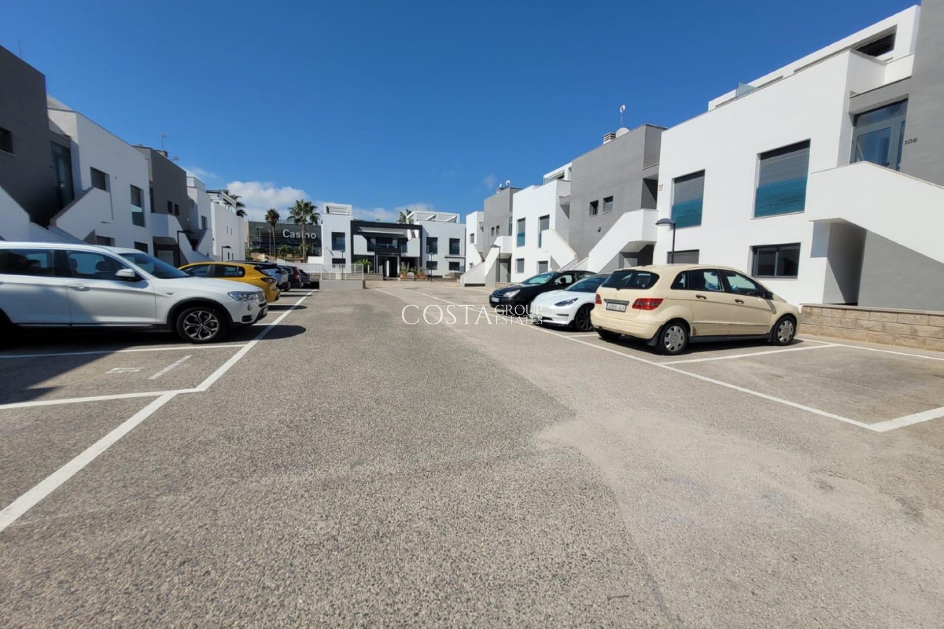 Wiederverkauf - House -
Orihuela Costa