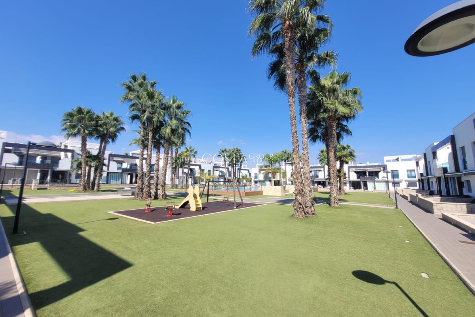 Wiederverkauf - House -
Orihuela Costa