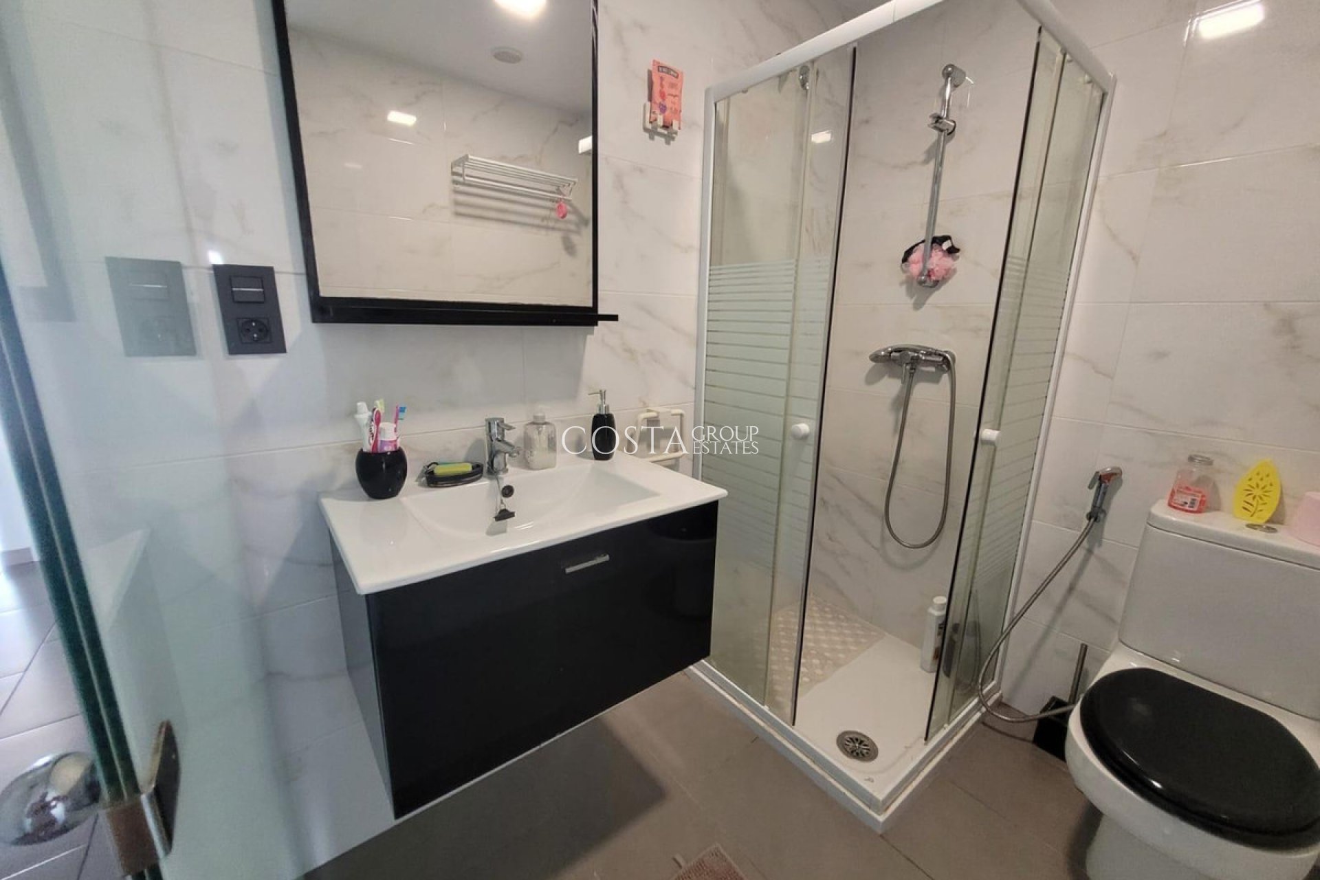 Wiederverkauf - House -
Orihuela Costa