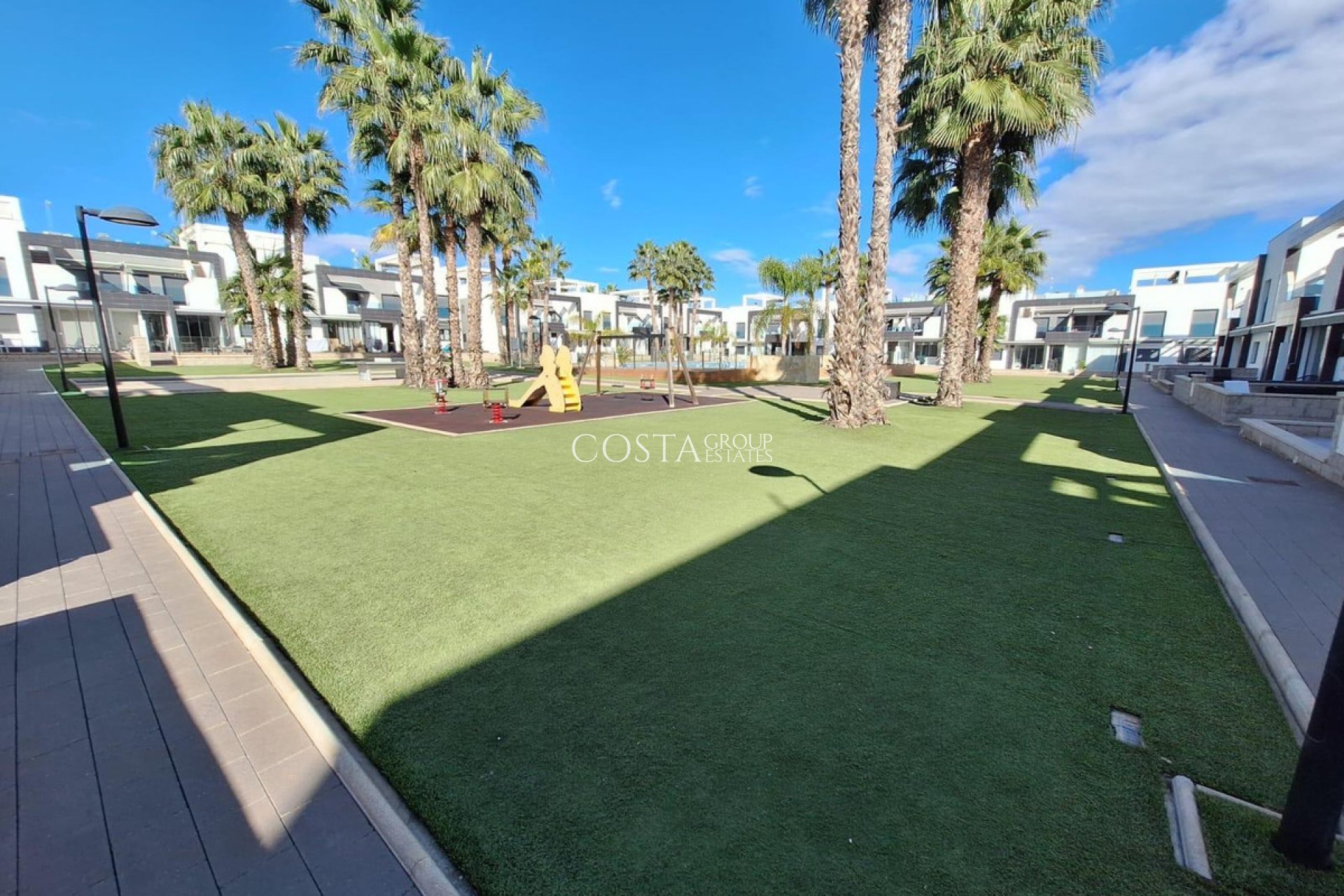 Wiederverkauf - House -
Orihuela Costa