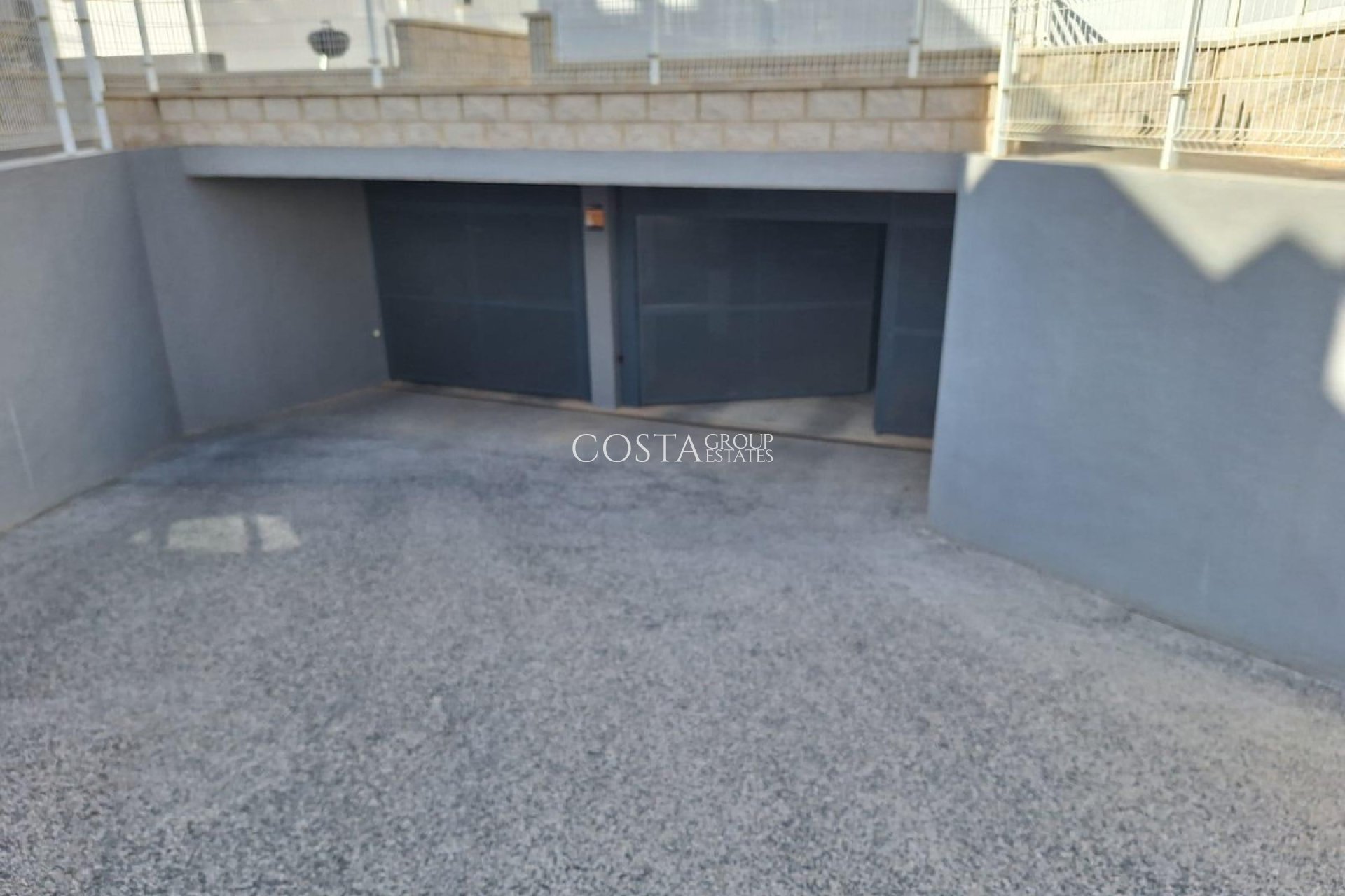 Wiederverkauf - House -
Orihuela Costa