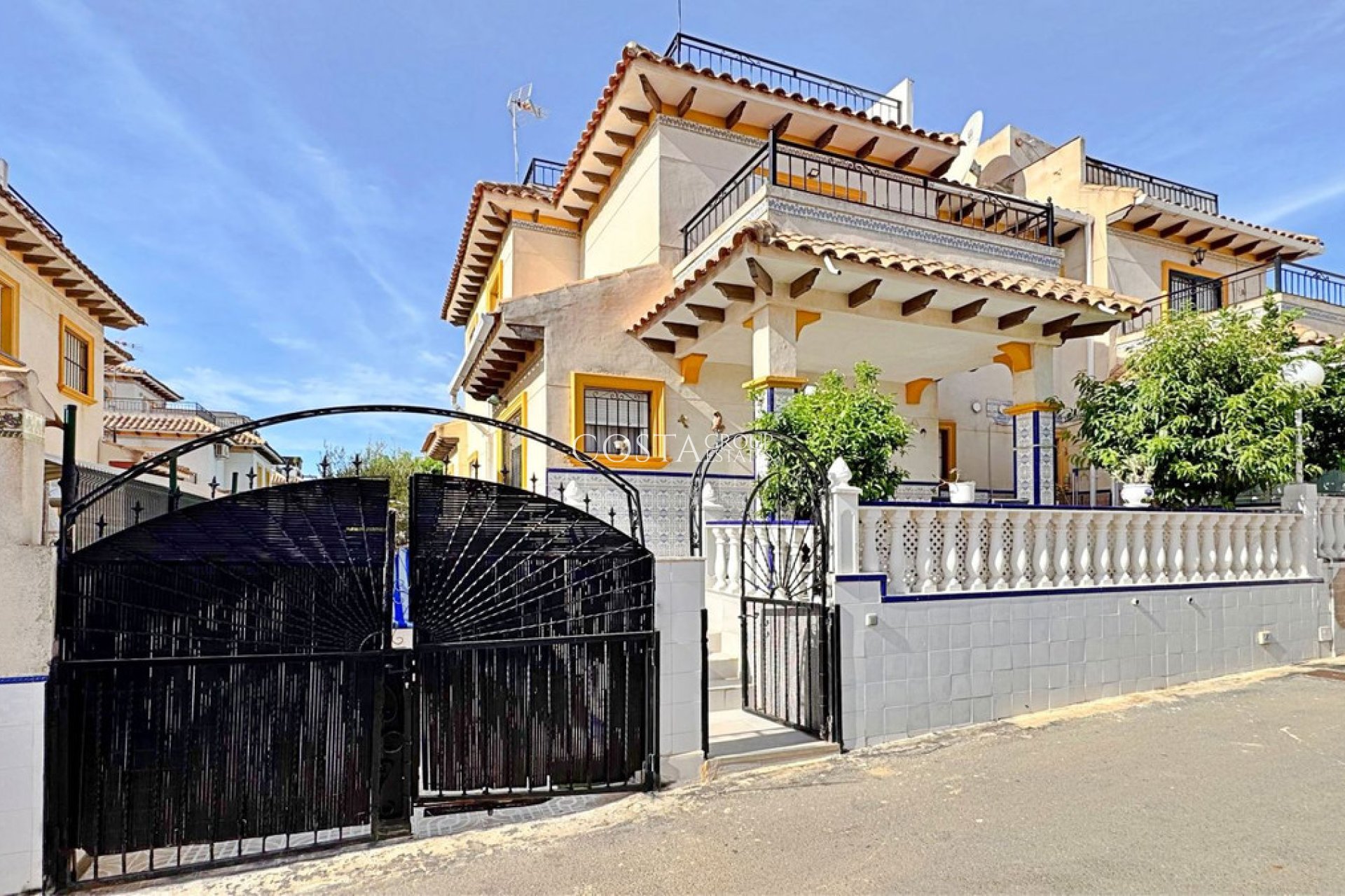 Wiederverkauf - House -
Orihuela - La Campana