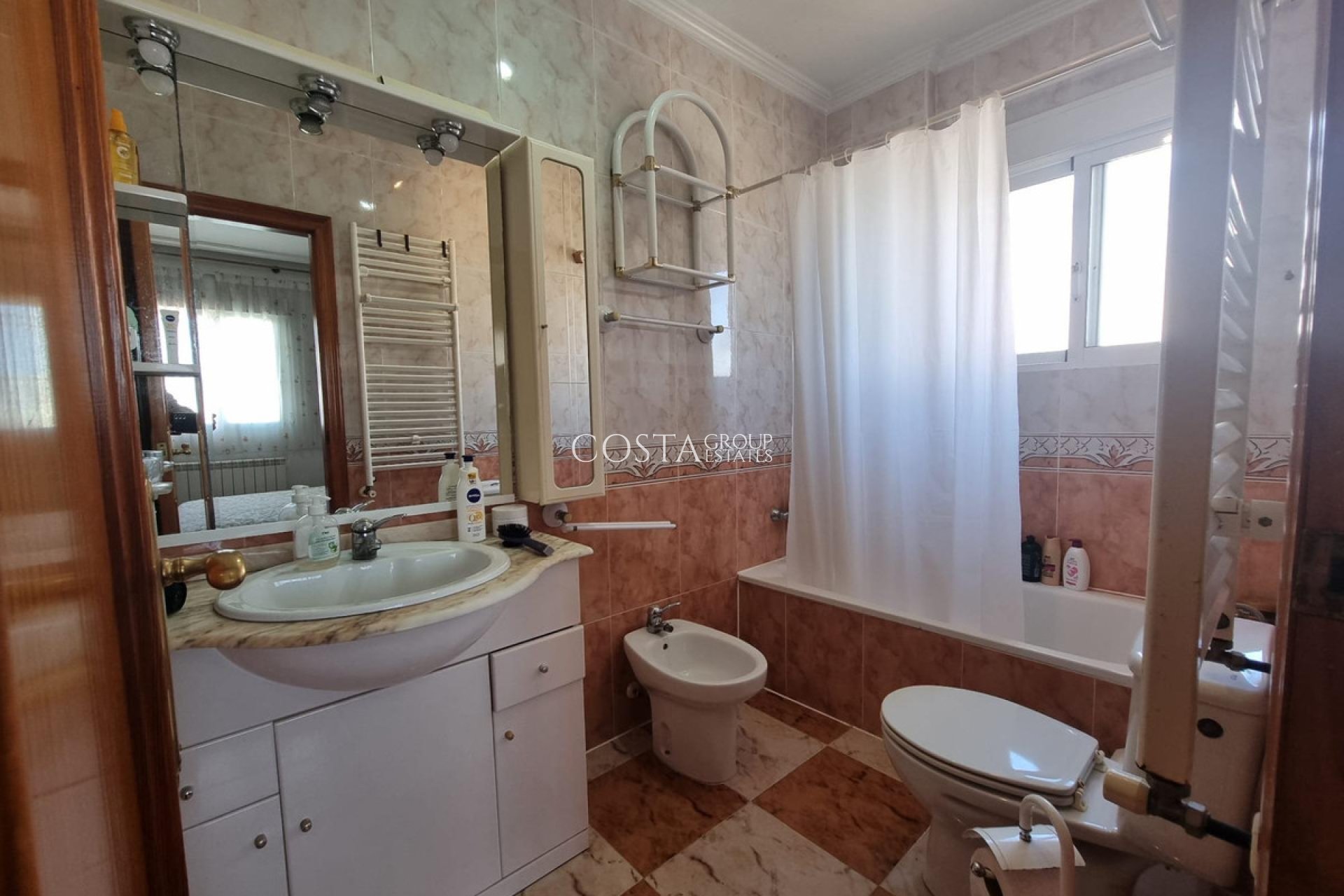 Wiederverkauf - House -
Orihuela - Orihuela Costa