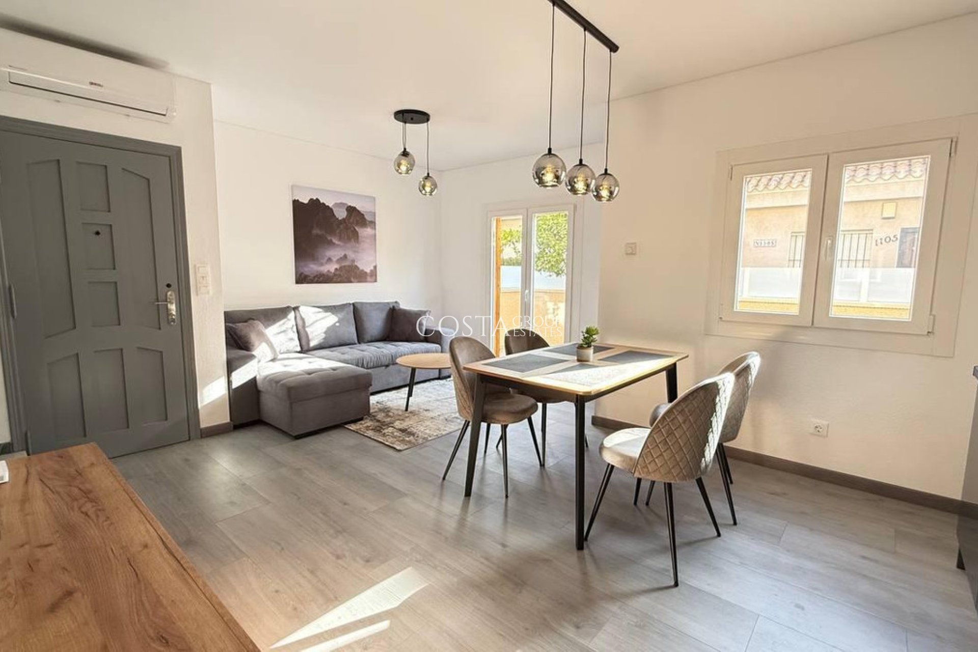 Wiederverkauf - House -
Orihuela - Orihuela Costa