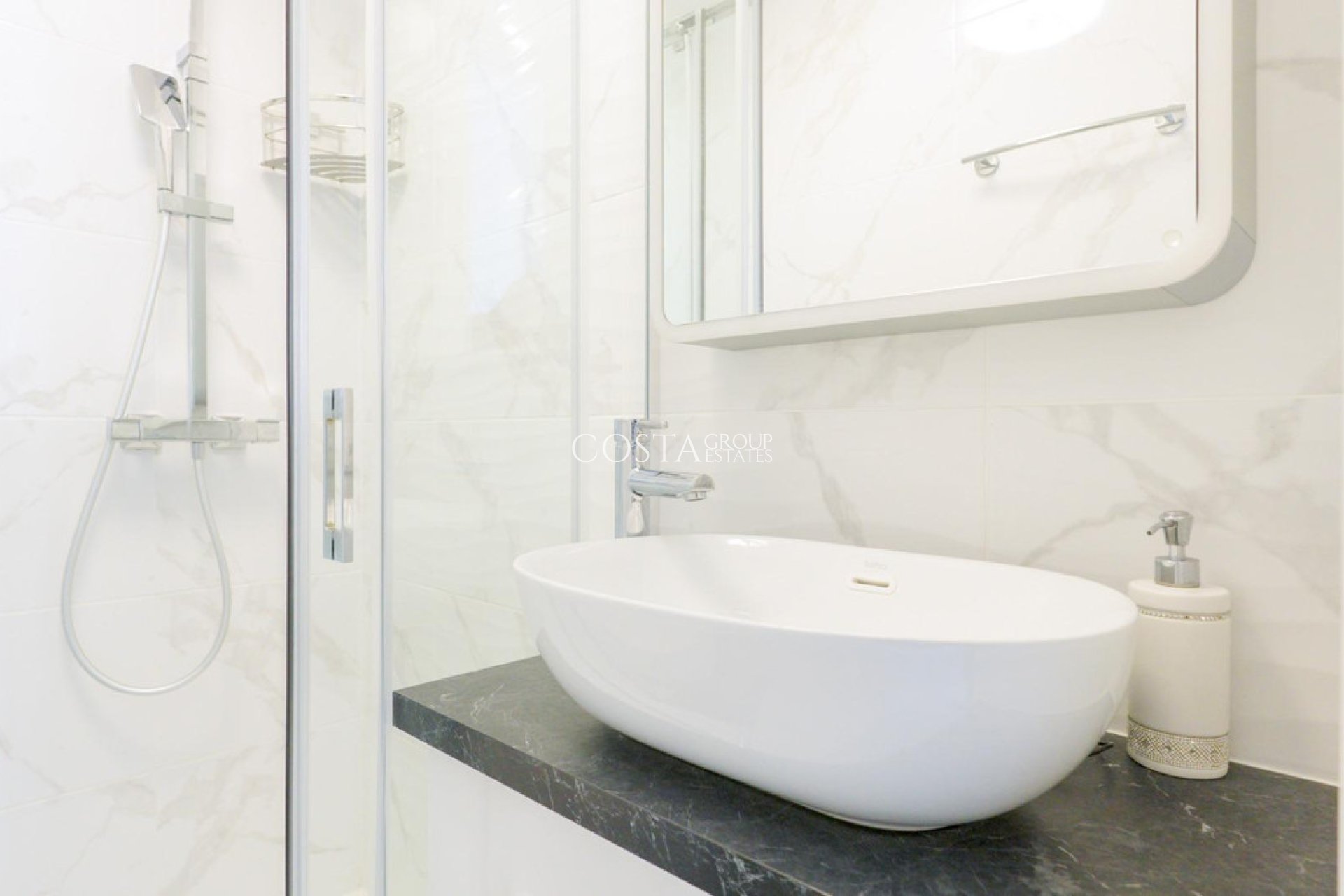 Wiederverkauf - House -
Orihuela - Punta Prima