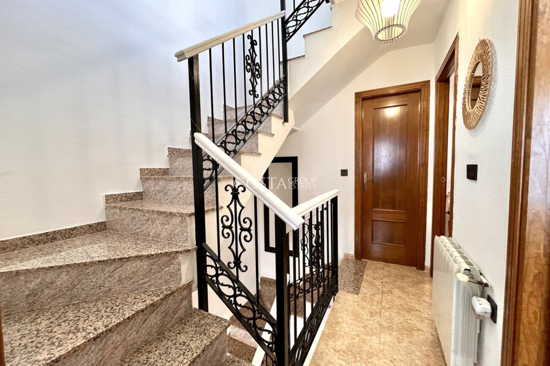 Wiederverkauf - House -
Orihuela - Villamartin