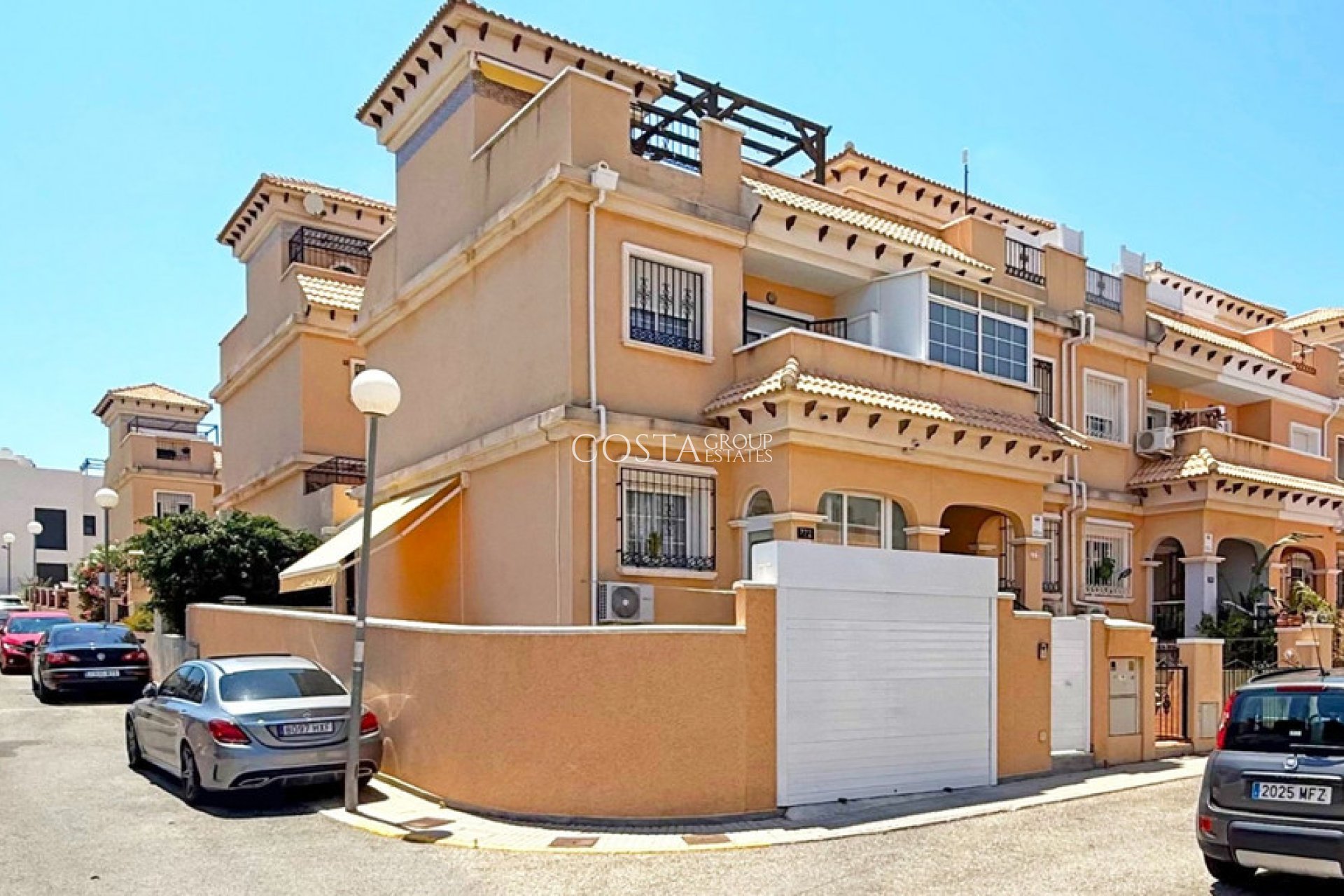 Wiederverkauf - House -
Orihuela - Villamartin