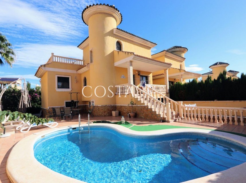 Wiederverkauf - House -
Orihuela - Villamartin