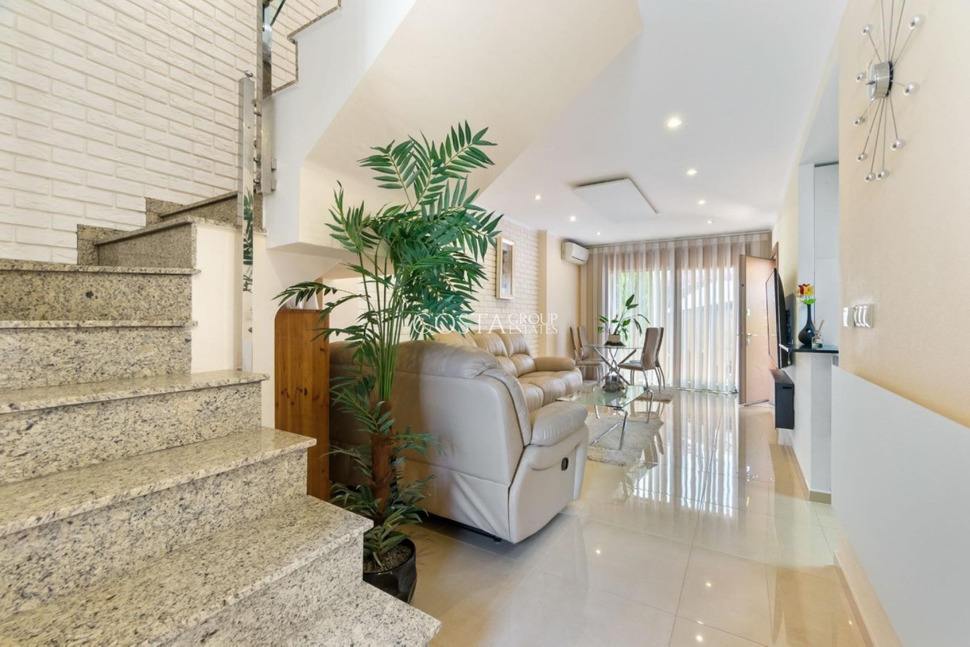 Wiederverkauf - House -
Torrevieja - Aguas Nuevas