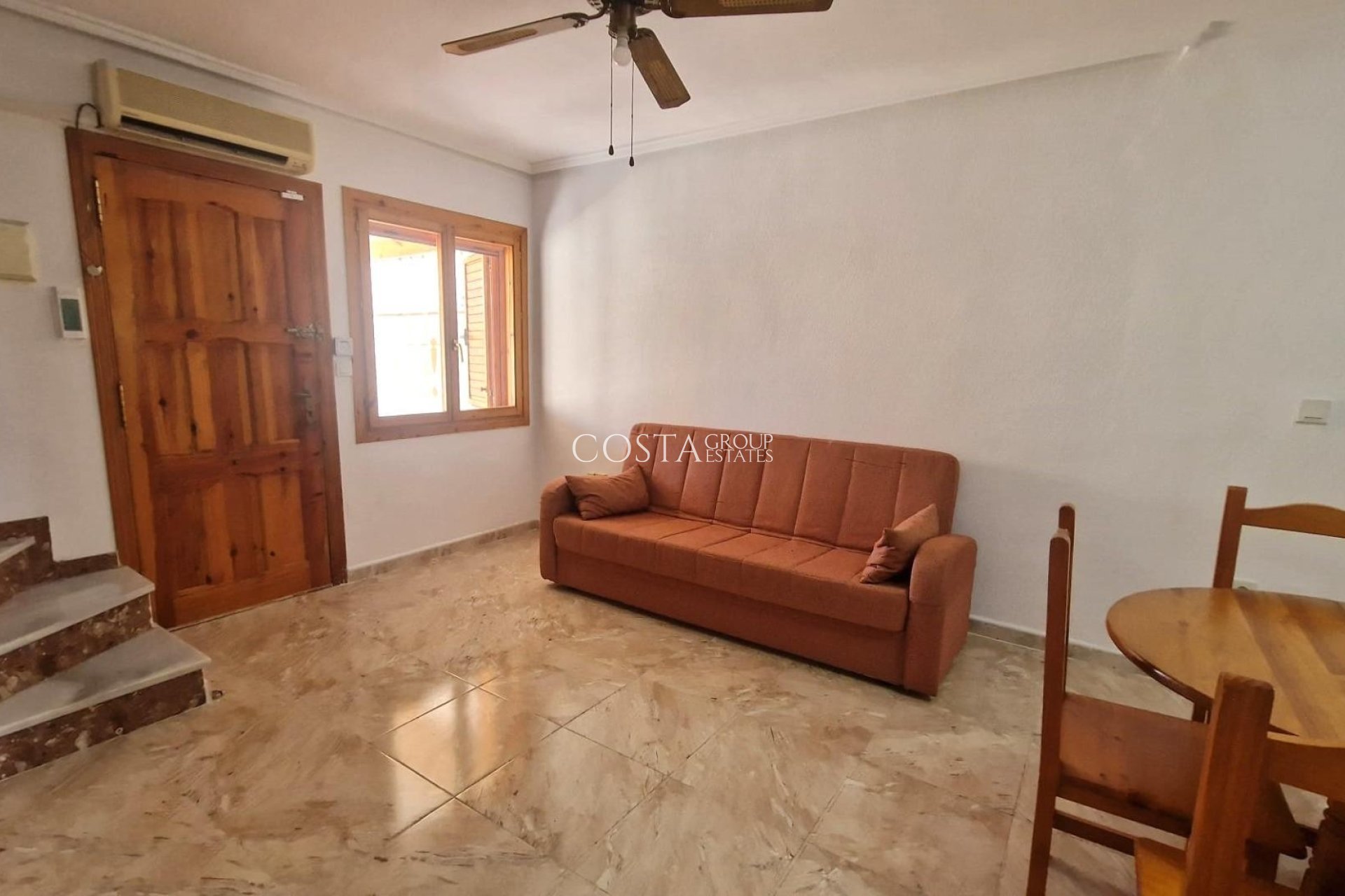 Wiederverkauf - House -
Torrevieja - Los Altos