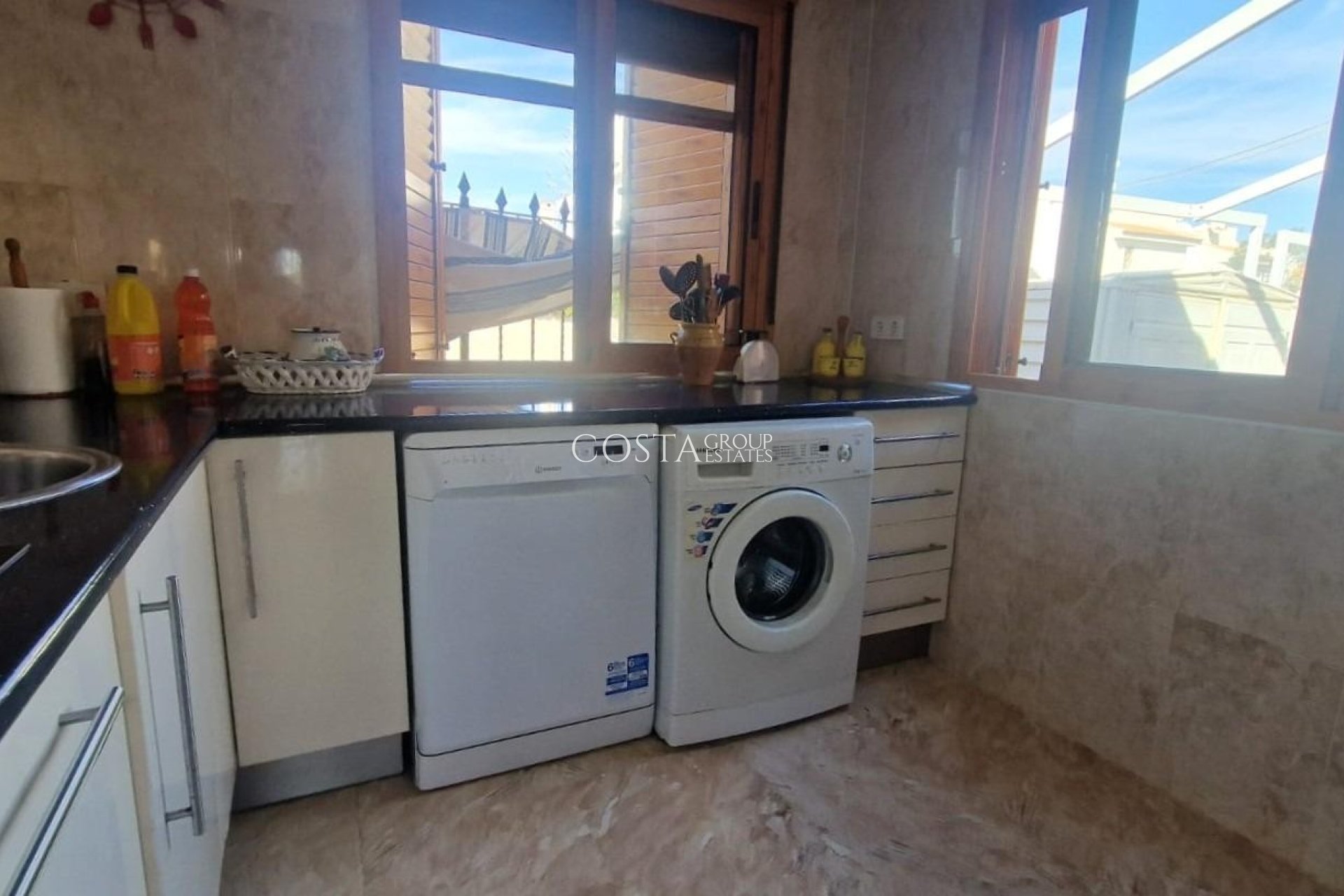 Wiederverkauf - House -
Torrevieja - Los Altos