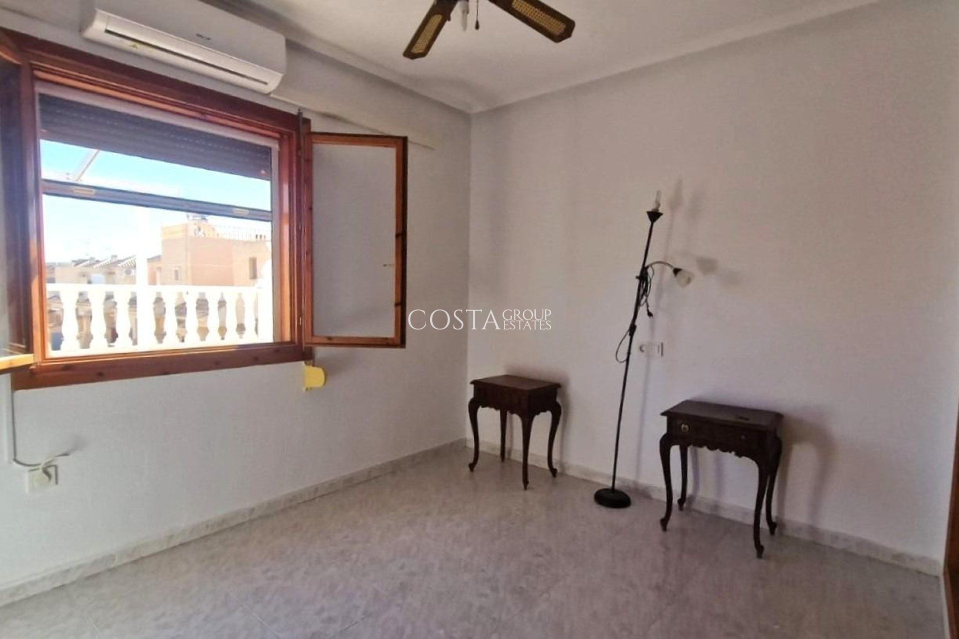 Wiederverkauf - House -
Torrevieja - Los Altos