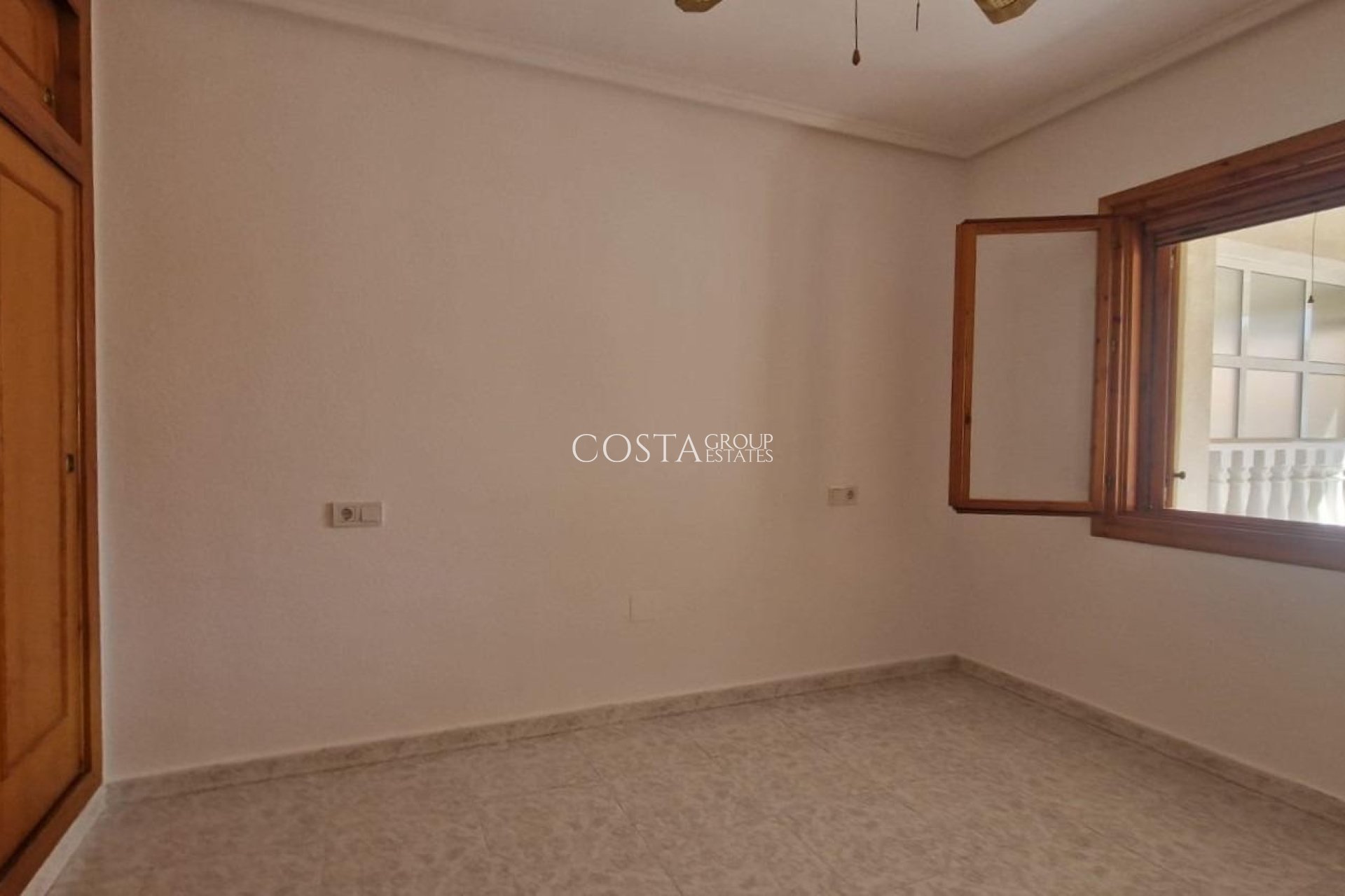 Wiederverkauf - House -
Torrevieja - Los Altos