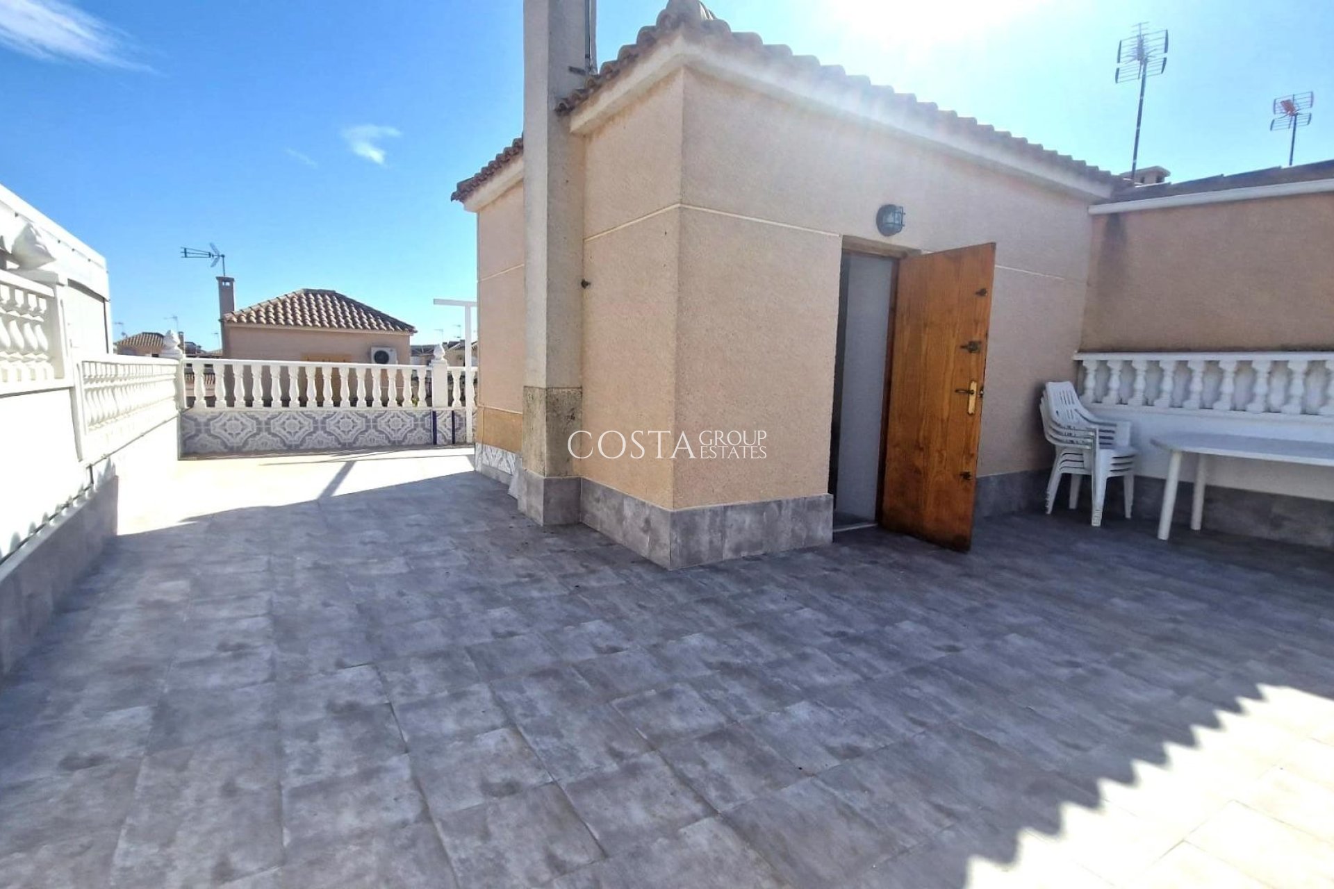 Wiederverkauf - House -
Torrevieja - Los Altos