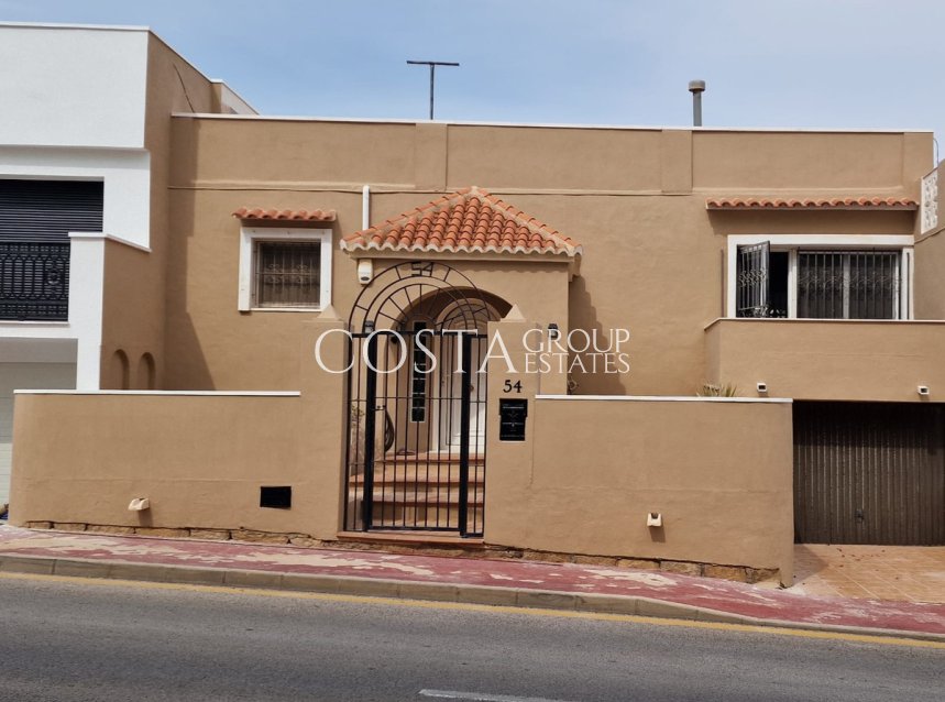 Wiederverkauf - House -
Torrevieja - Torrevieja Centro
