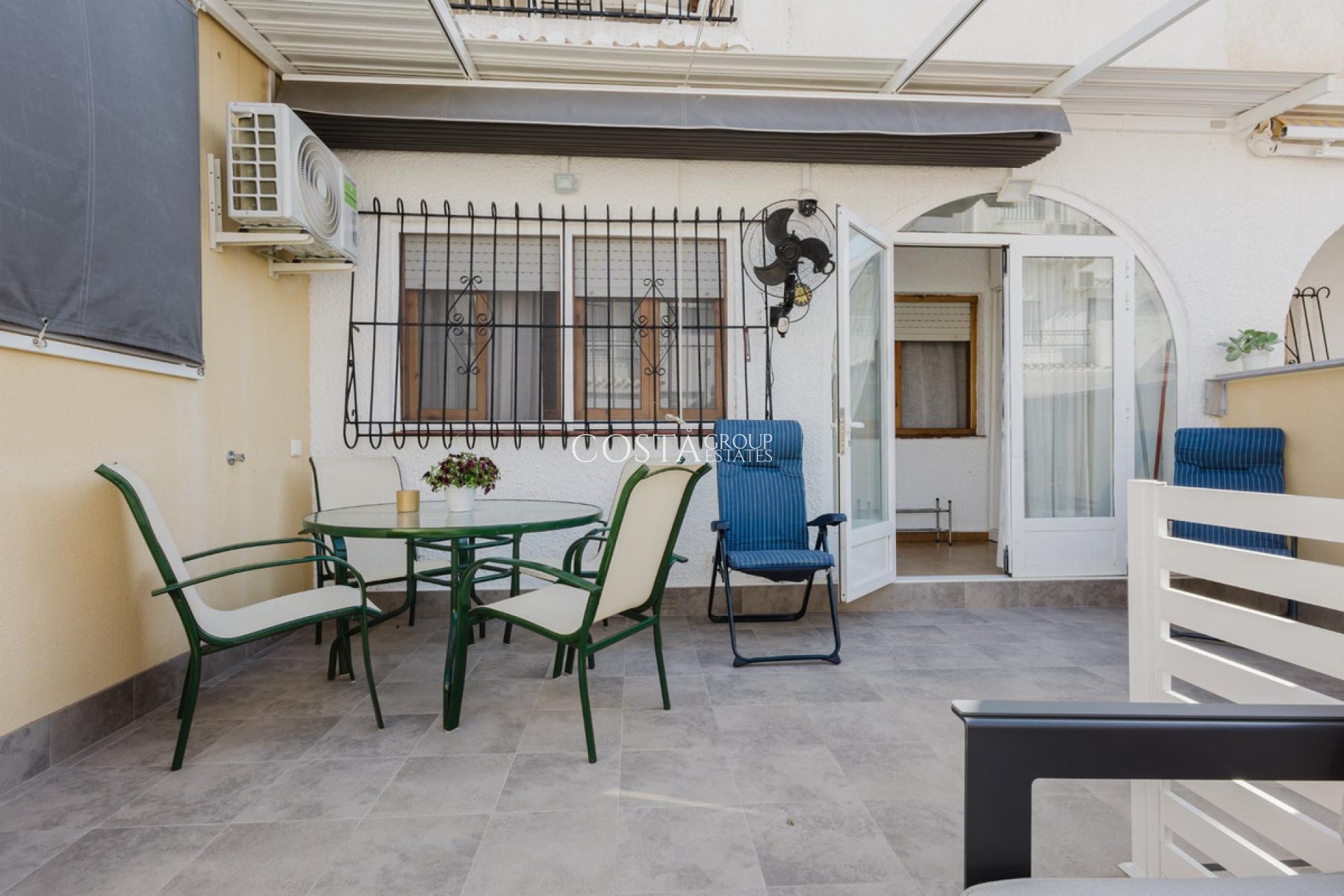 Wiederverkauf - House -
Torrevieja - Torrevieja Centro