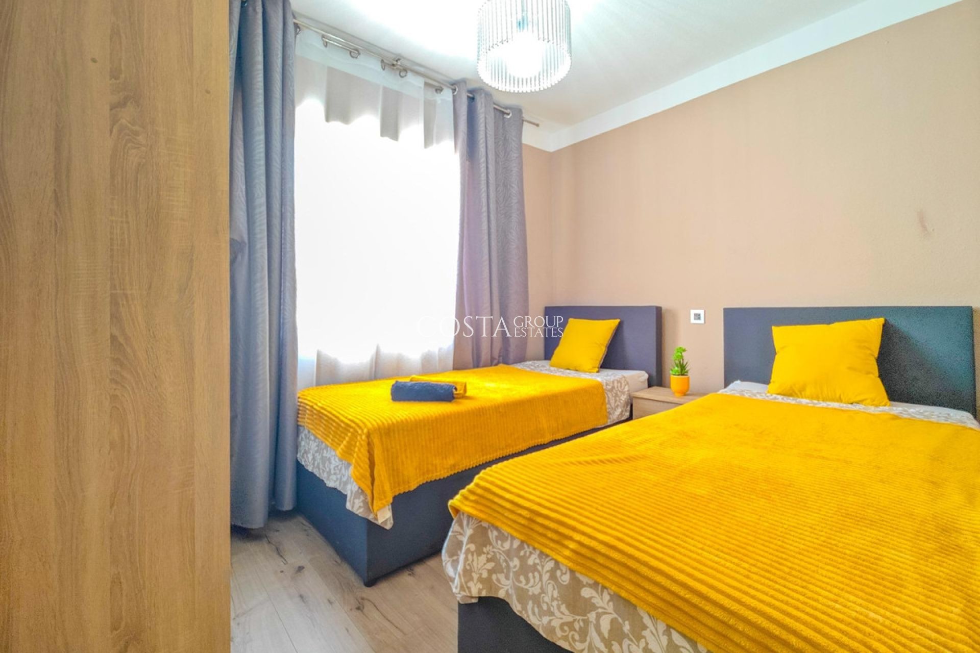 Wiederverkauf - House -
Torrevieja - Torrevieja Centro