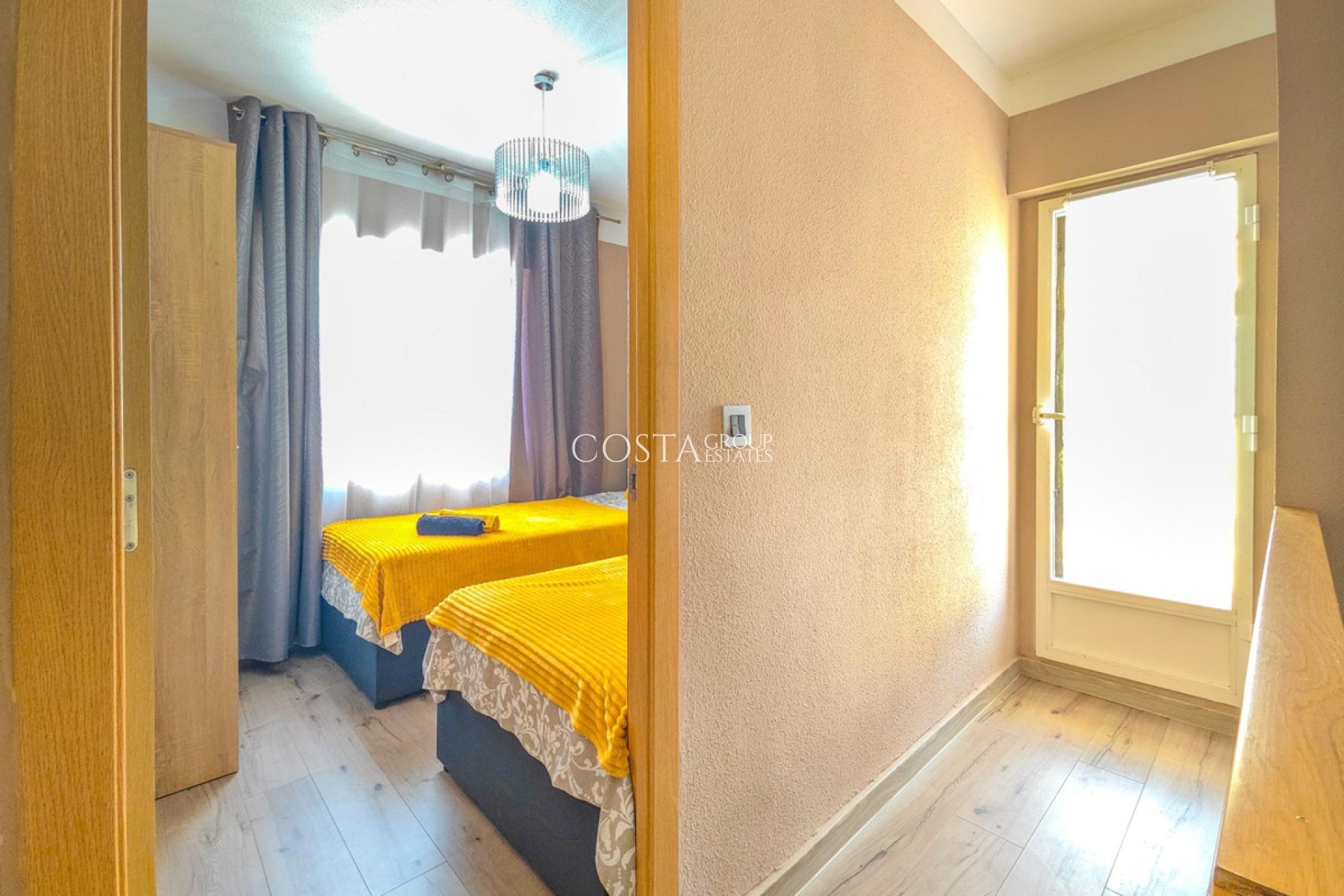 Wiederverkauf - House -
Torrevieja - Torrevieja Centro