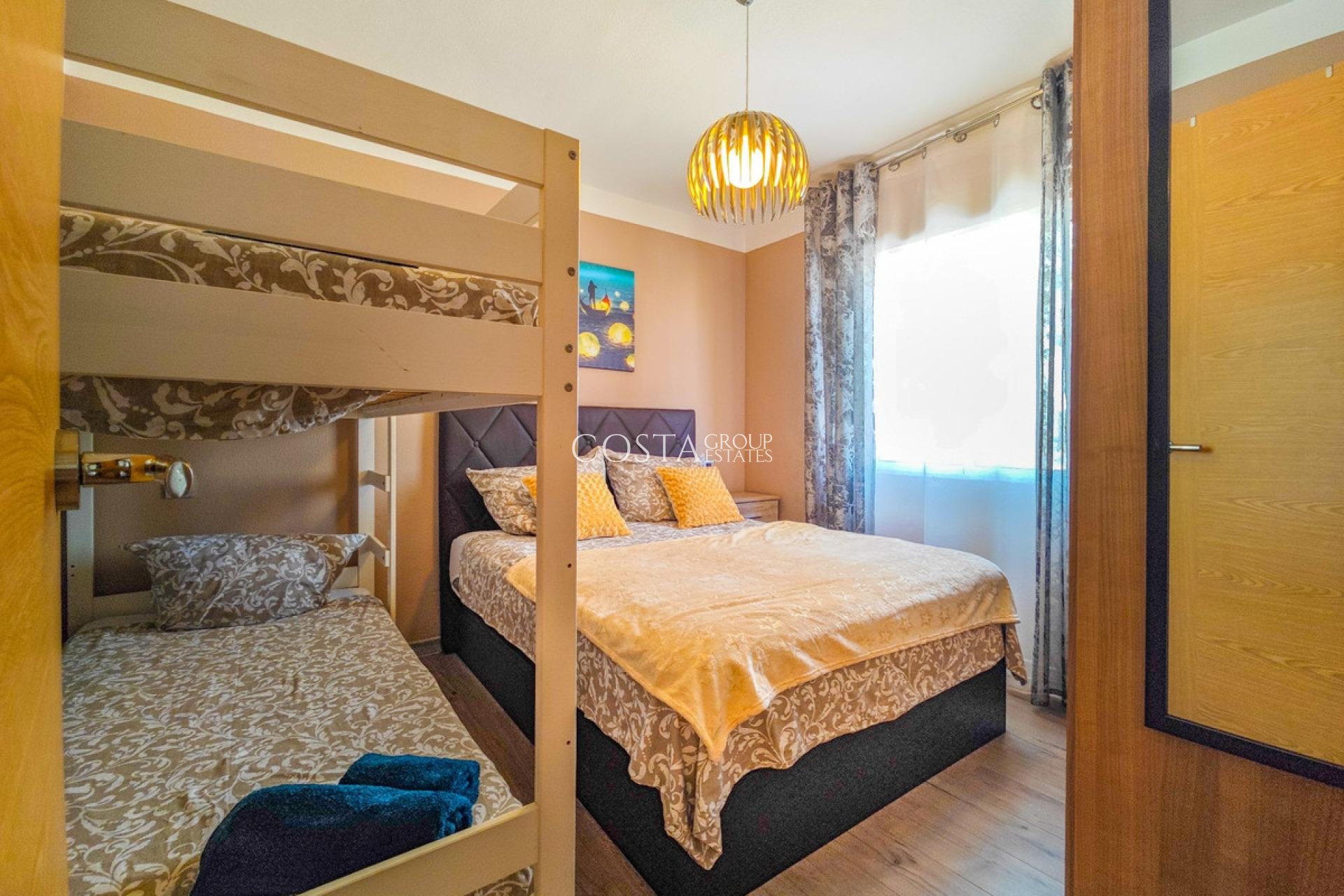 Wiederverkauf - House -
Torrevieja - Torrevieja Centro