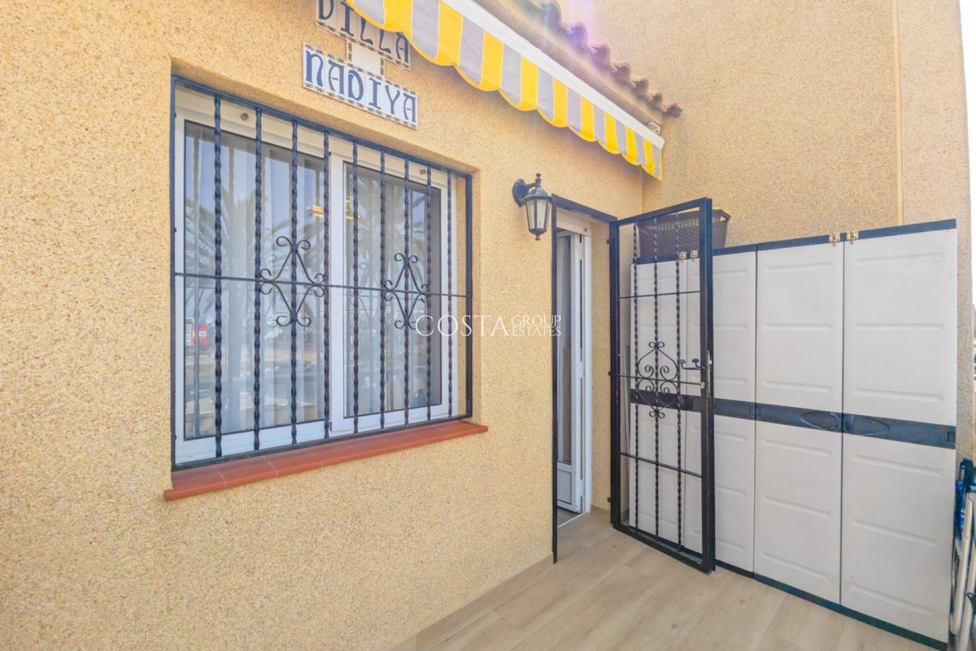 Wiederverkauf - House -
Torrevieja - Torrevieja Centro