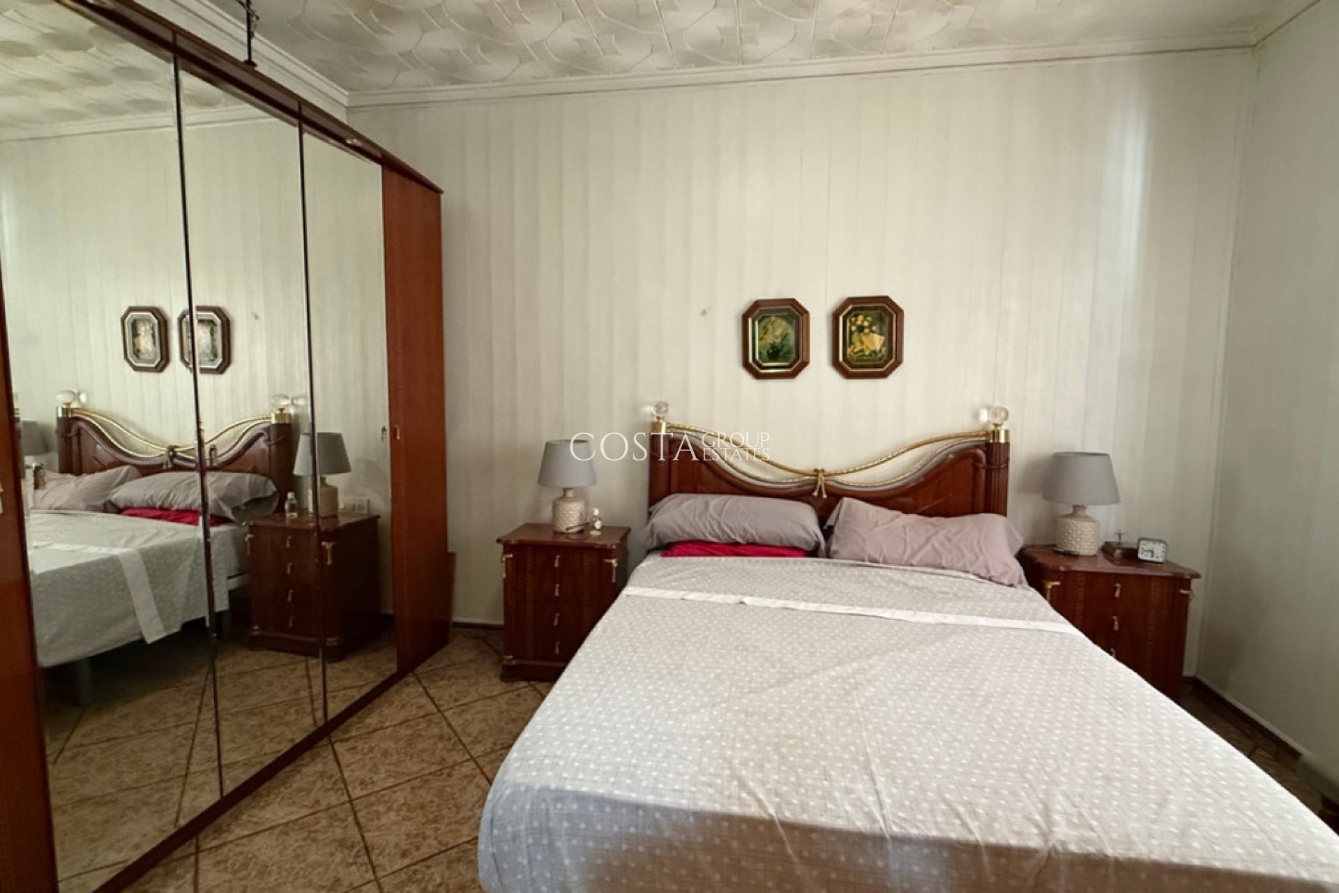 Wiederverkauf - House -
Torrevieja - Torrevieja Centro