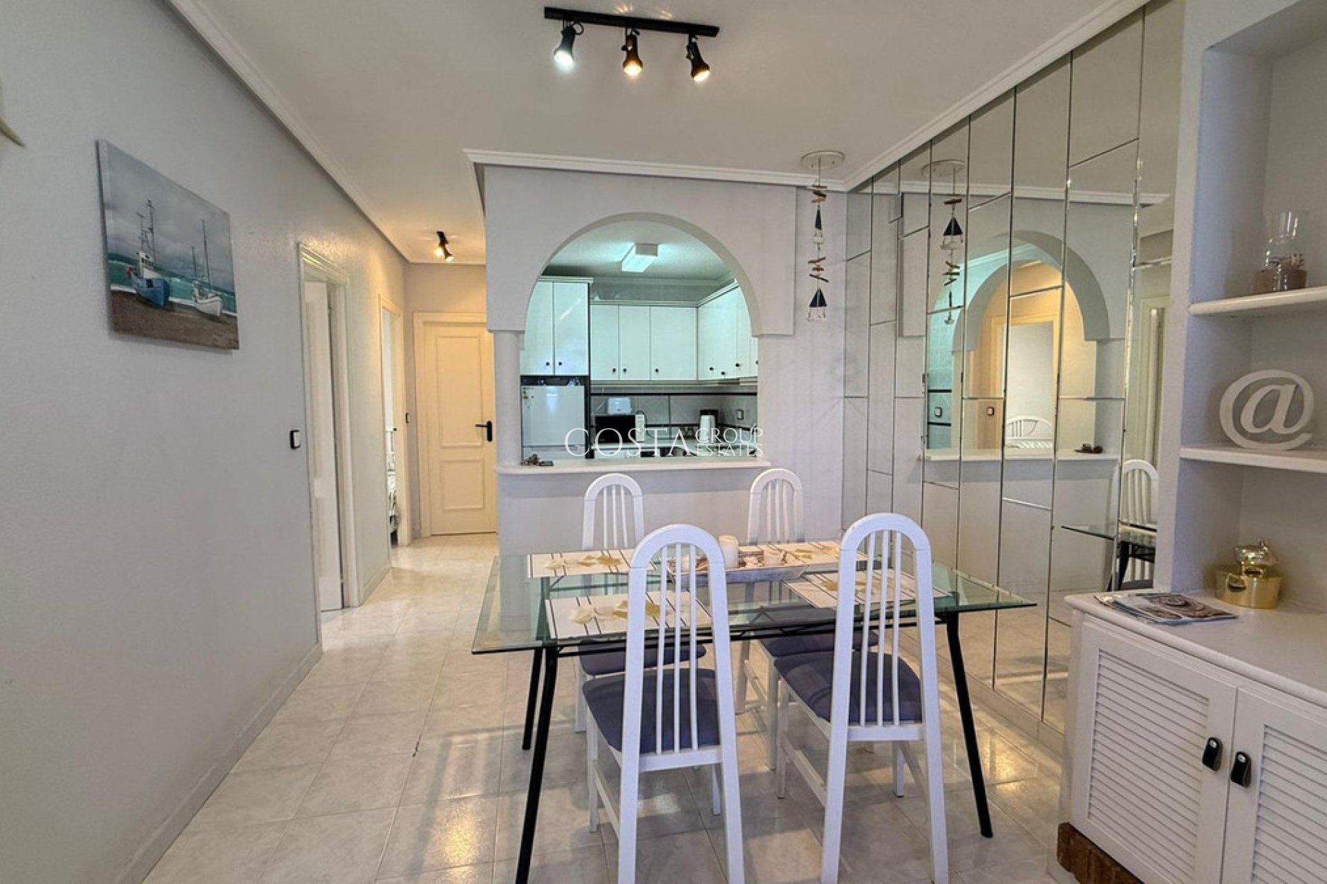 Wiederverkauf - House -
Torrevieja - Torrevieja Centro