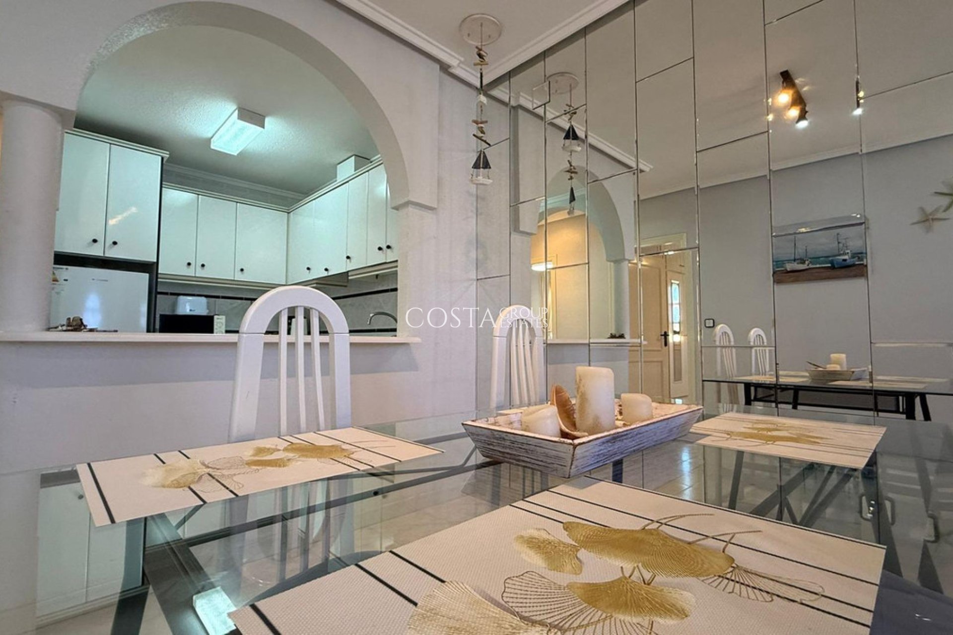 Wiederverkauf - House -
Torrevieja - Torrevieja Centro