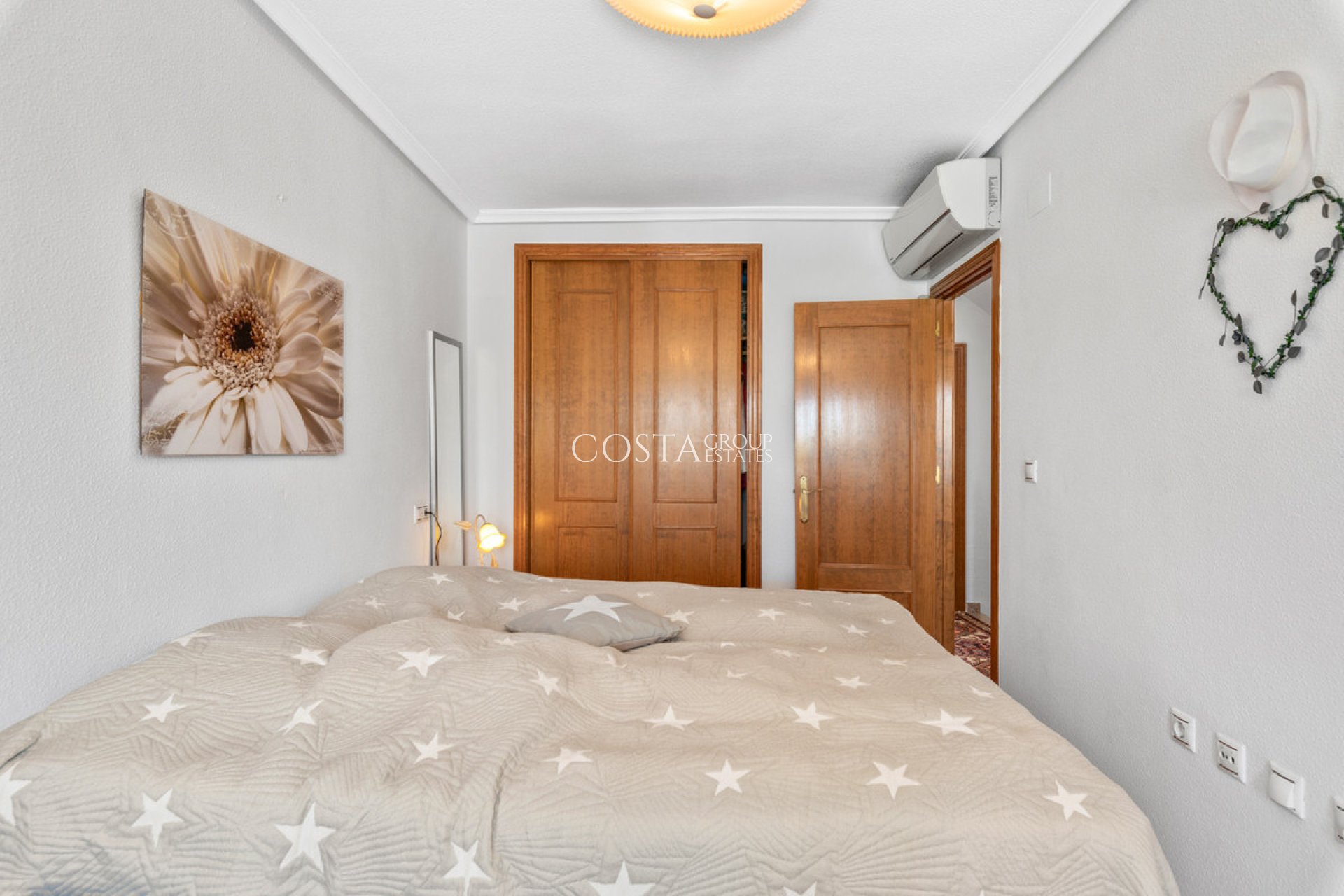 Wiederverkauf - House -
Torrevieja - Torrevieja Centro