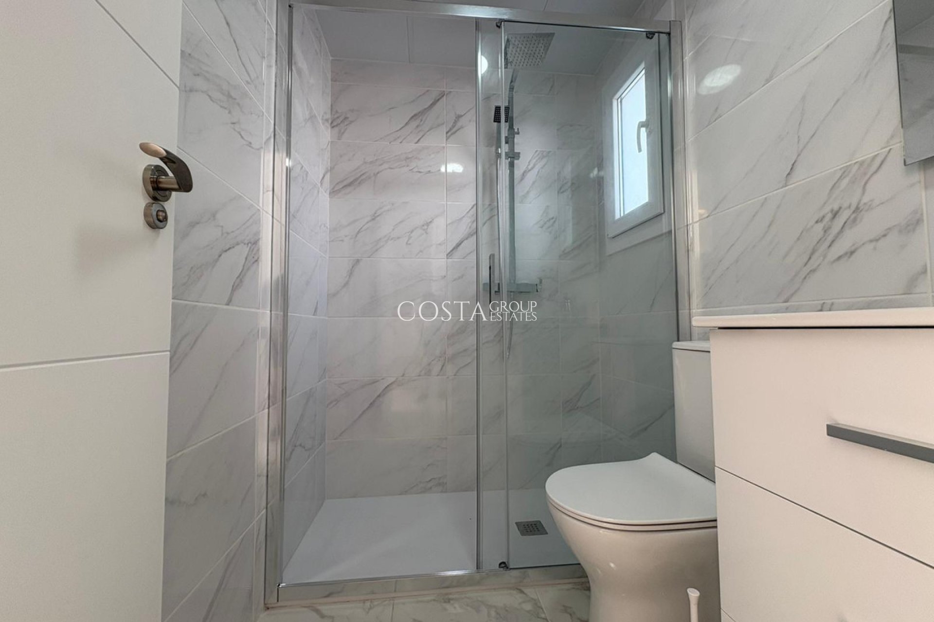 Wiederverkauf - House -
Torrevieja - Torrevieja Centro