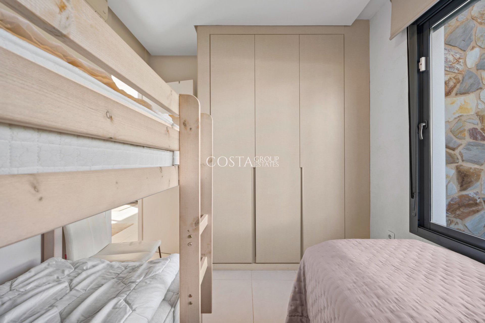 Wiederverkauf - House -
Torrevieja - Torrevieja Centro