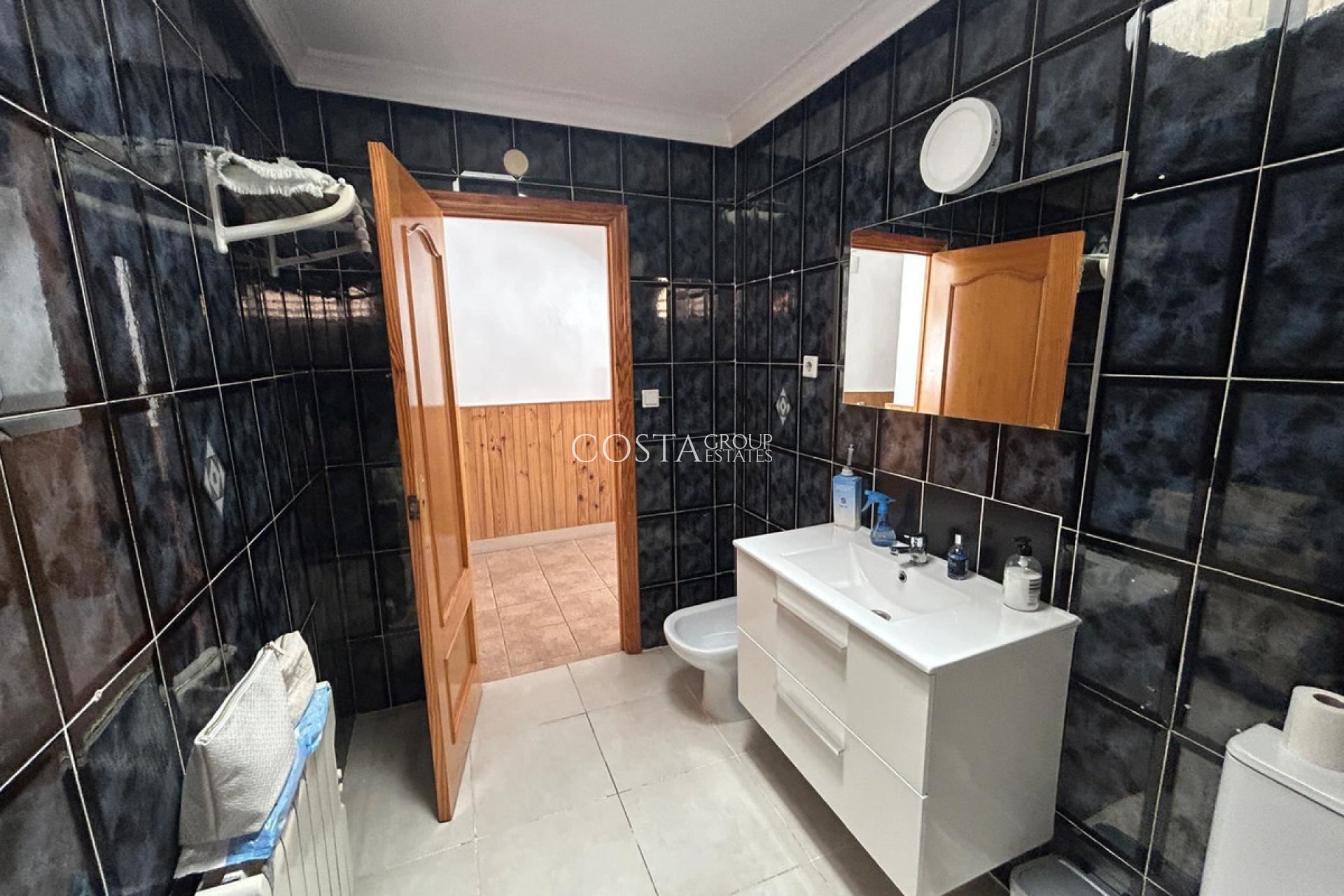 Wiederverkauf - House -
Torrevieja - Torrevieja Centro