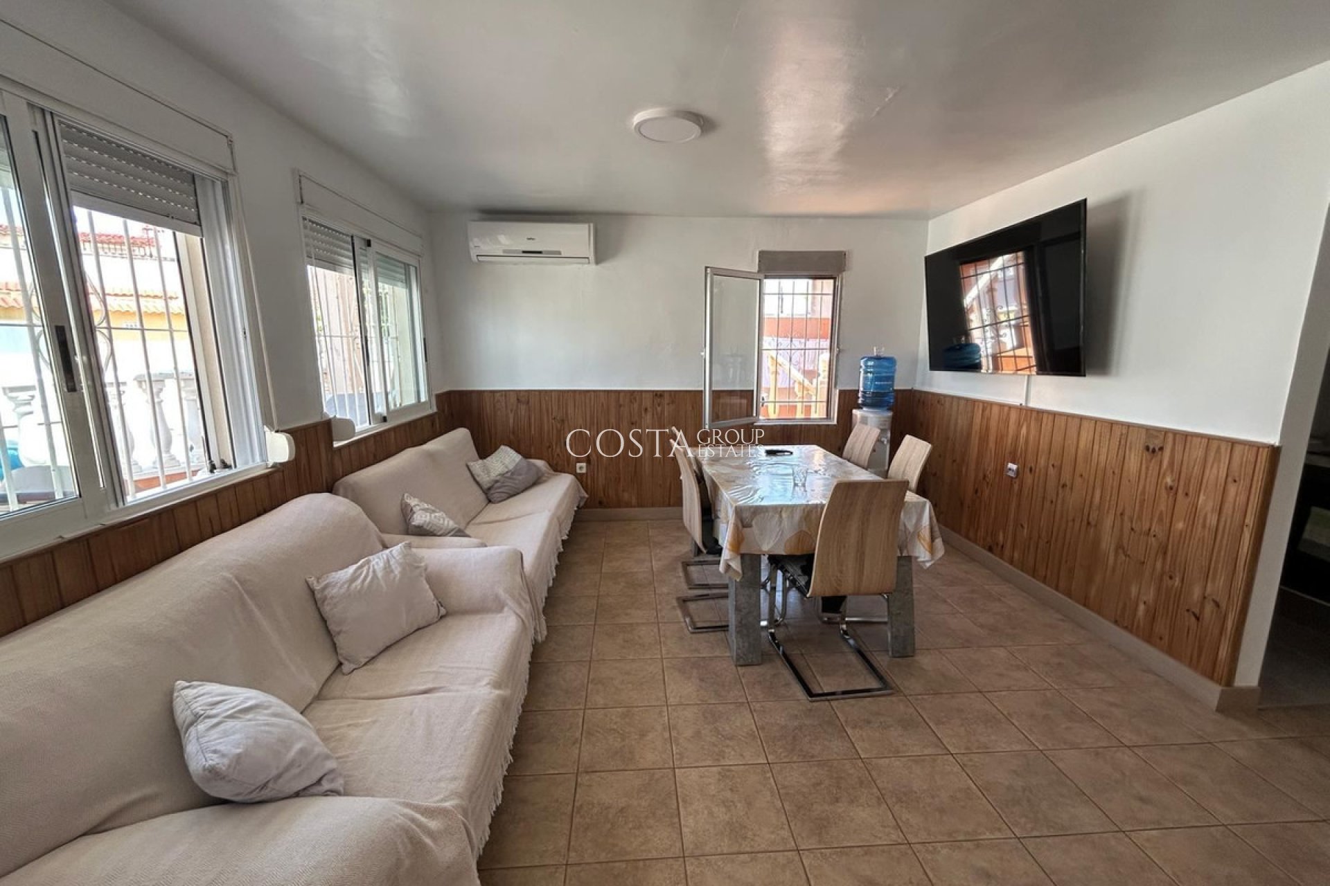 Wiederverkauf - House -
Torrevieja - Torrevieja Centro