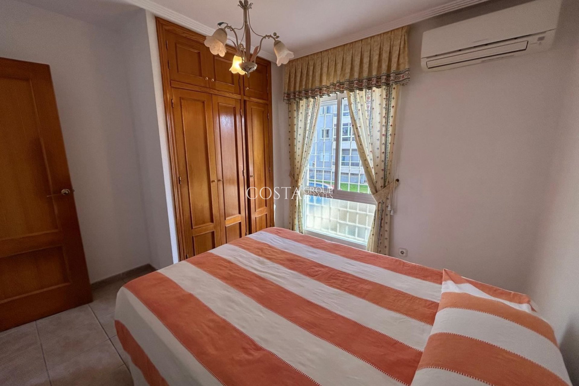 Wiederverkauf - House -
Torrevieja - Torrevieja Centro