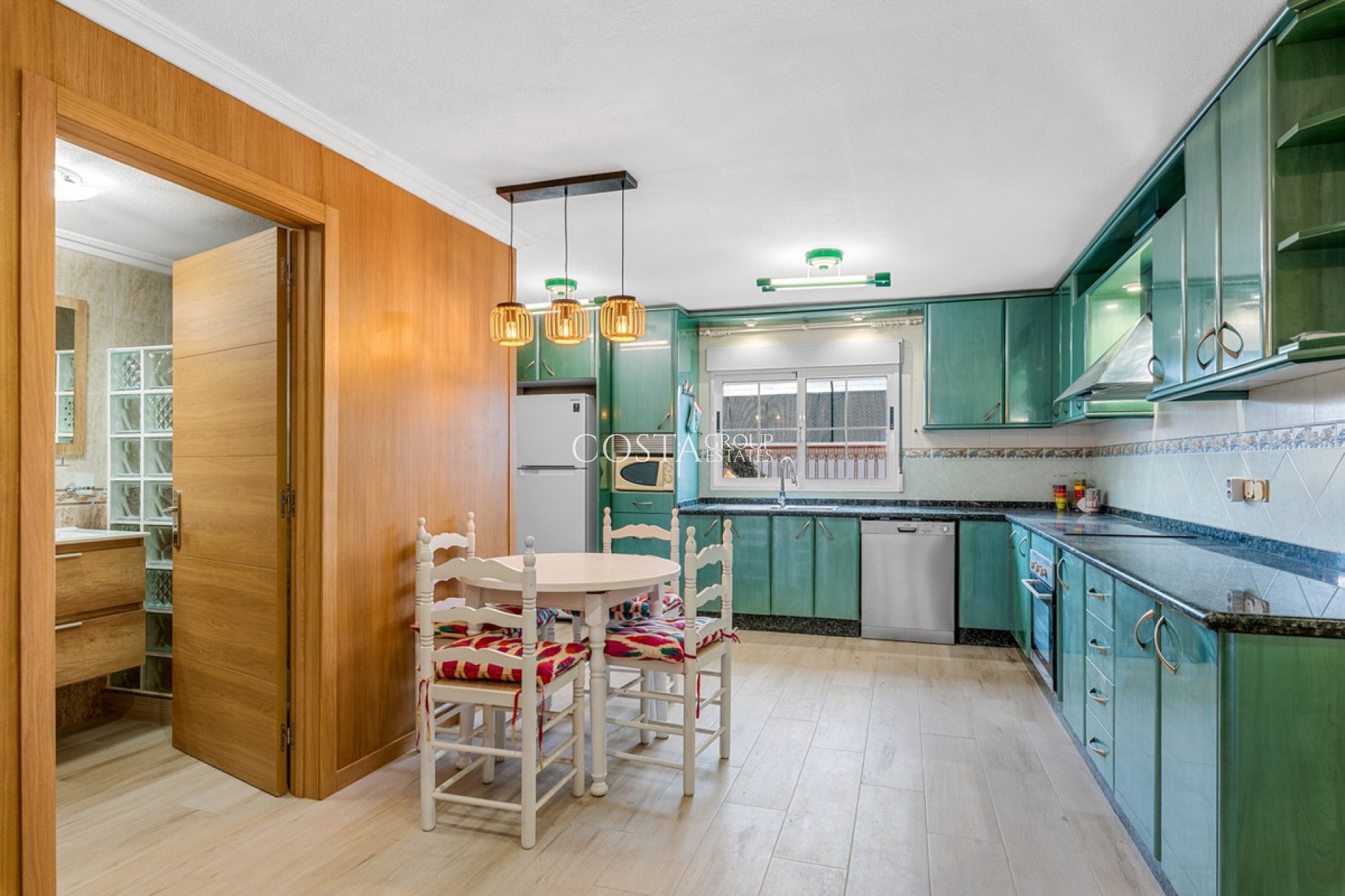 Wiederverkauf - House -
Torrevieja