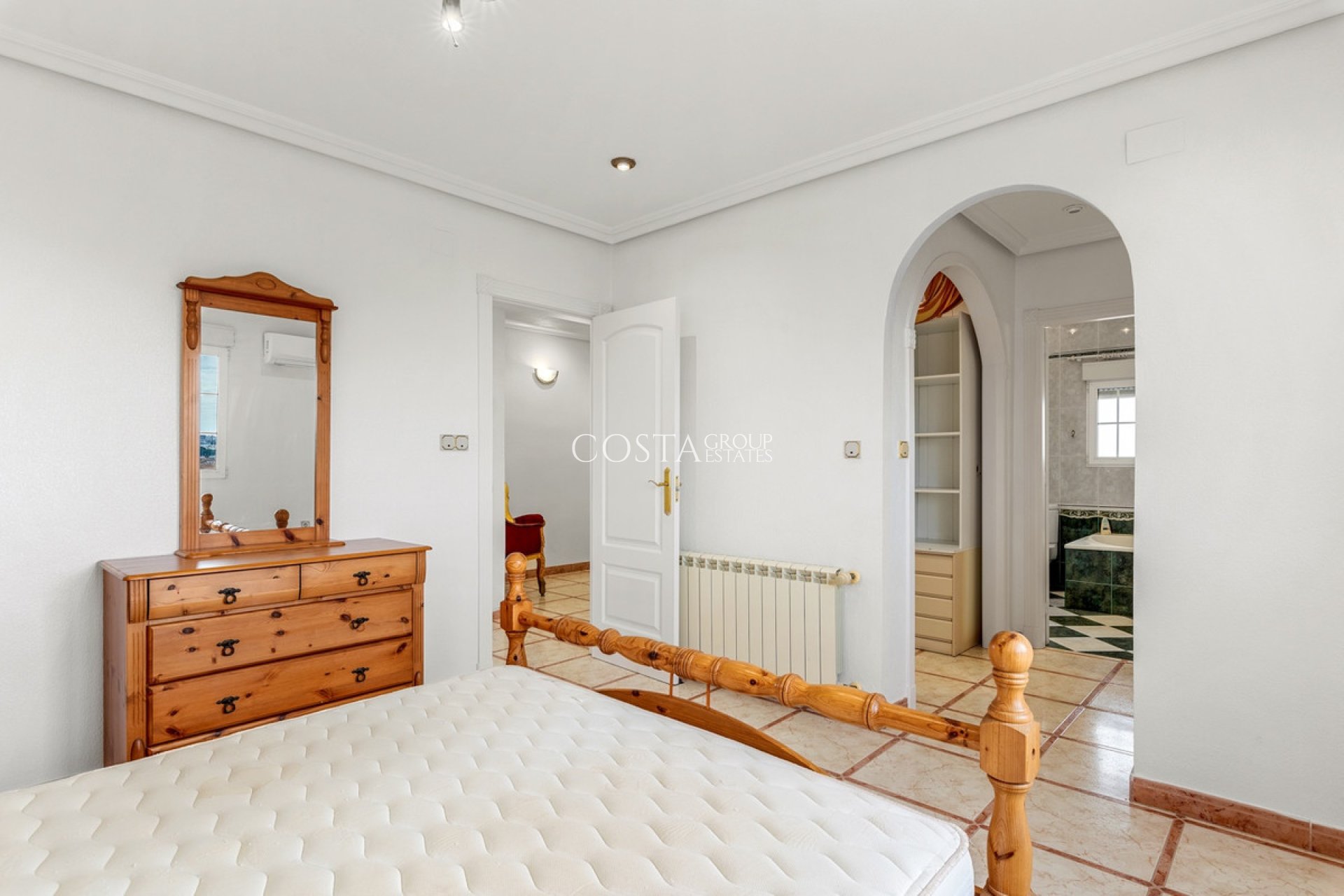 Wiederverkauf - House -
Torrevieja