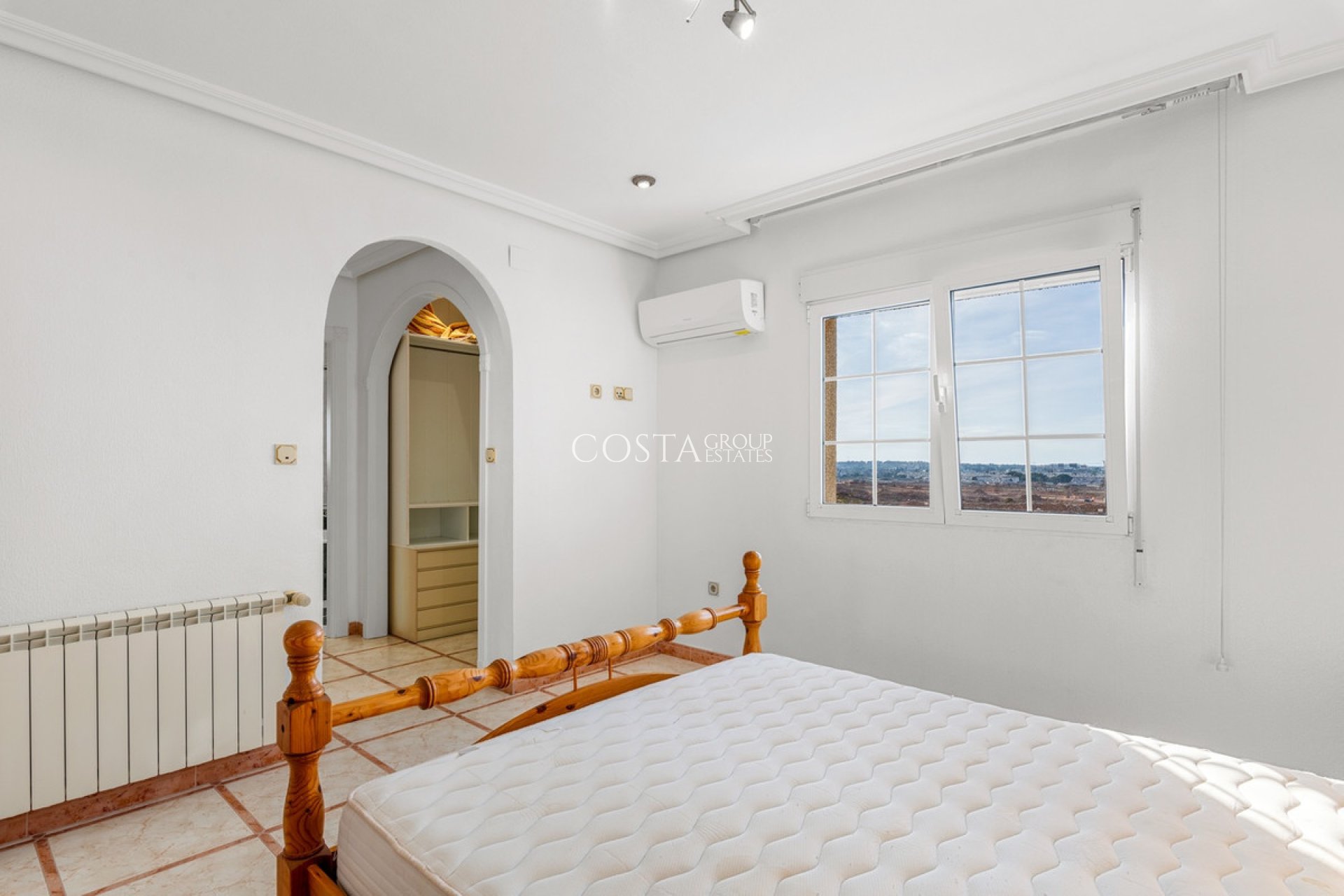 Wiederverkauf - House -
Torrevieja