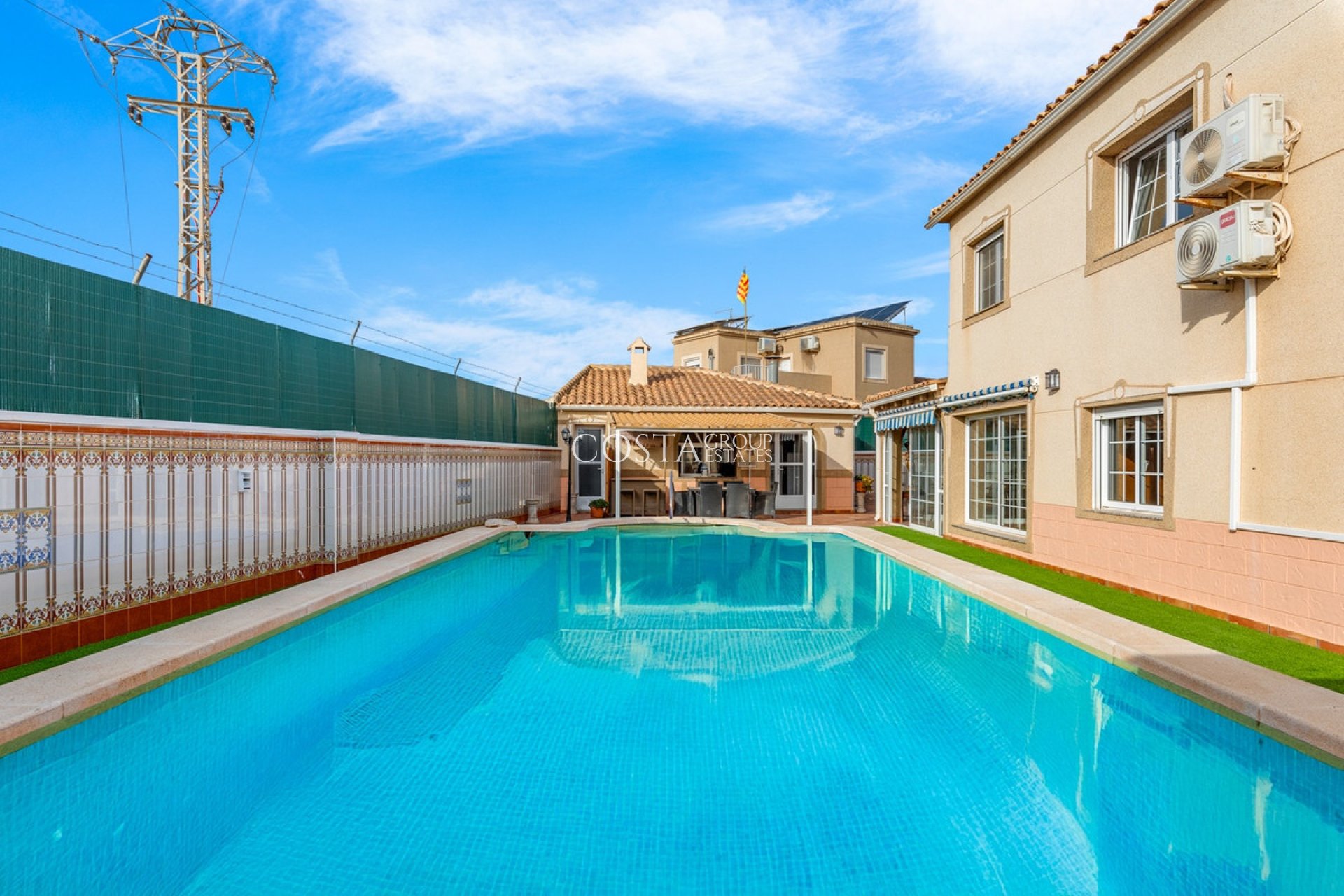 Wiederverkauf - House -
Torrevieja