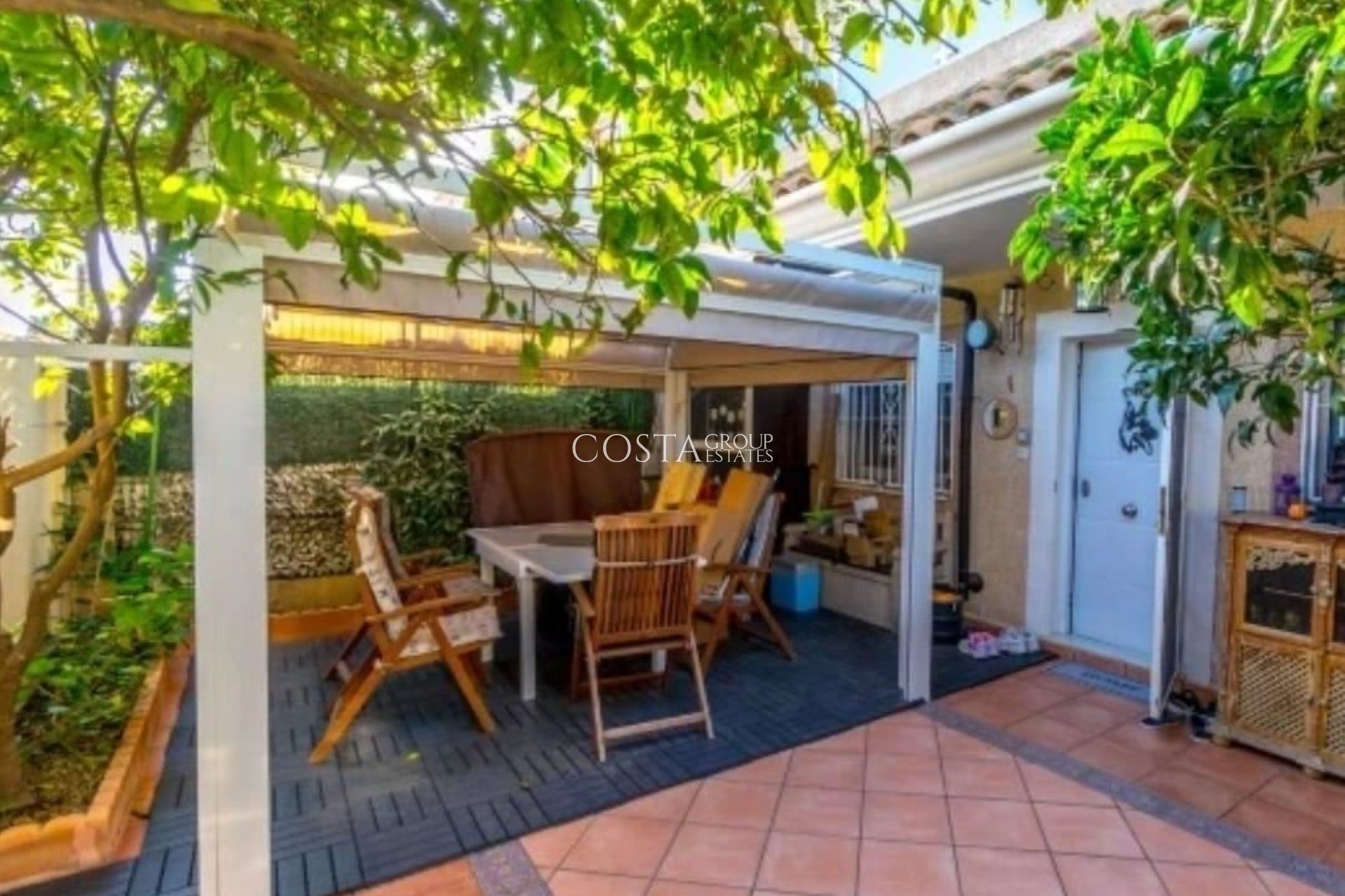 Wiederverkauf - House -
Torrevieja