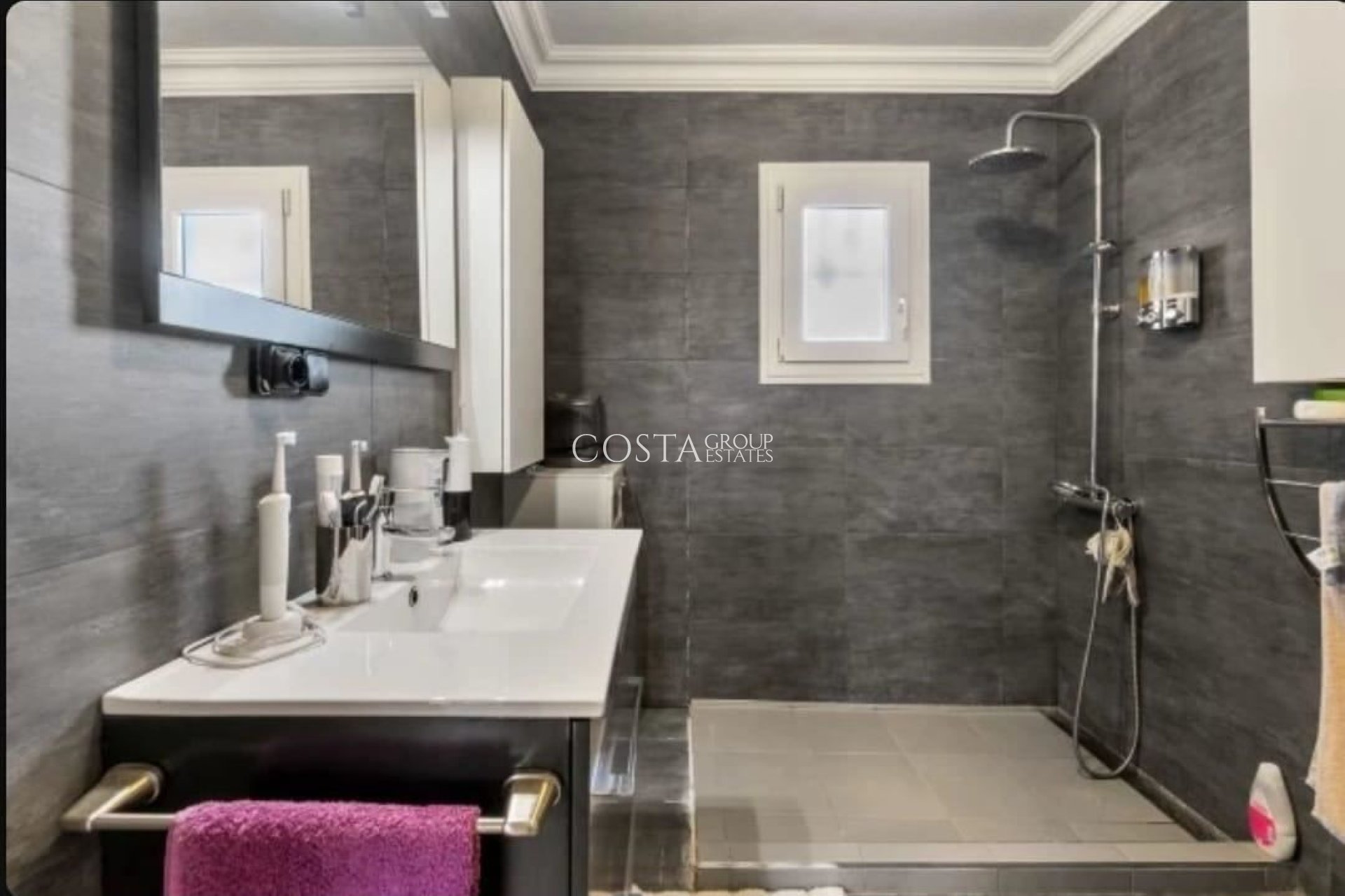 Wiederverkauf - House -
Torrevieja