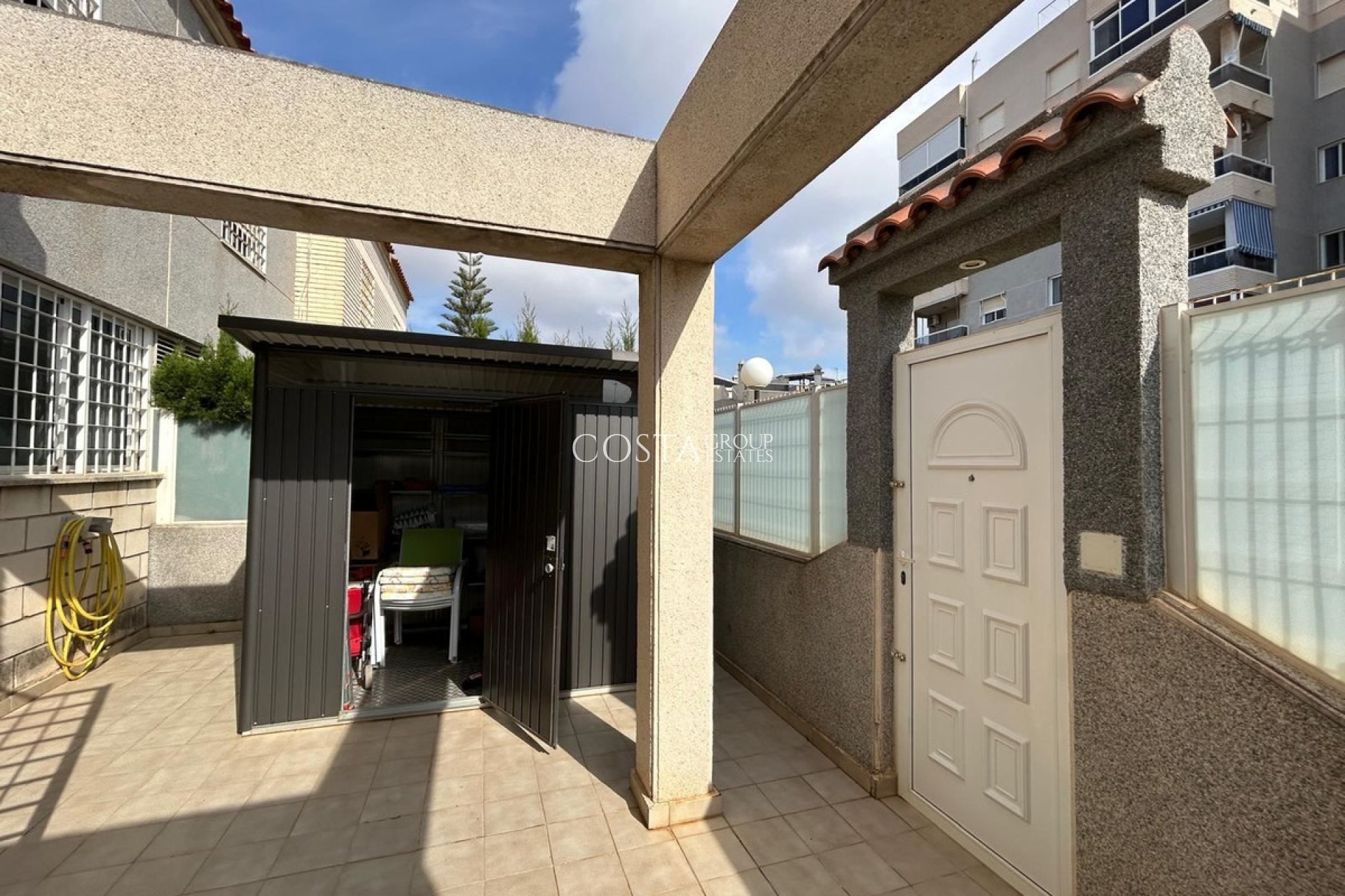 Wiederverkauf - House -
Torrevieja