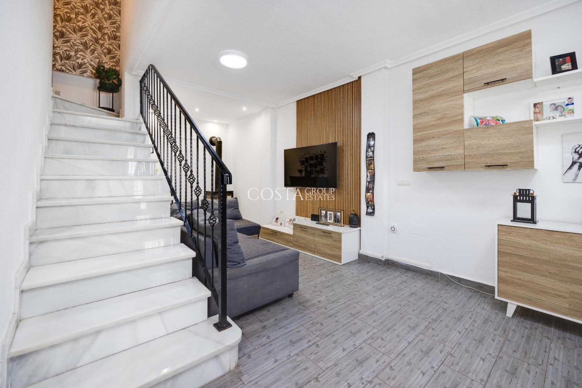 Wiederverkauf - House -
Urbanización El Raso