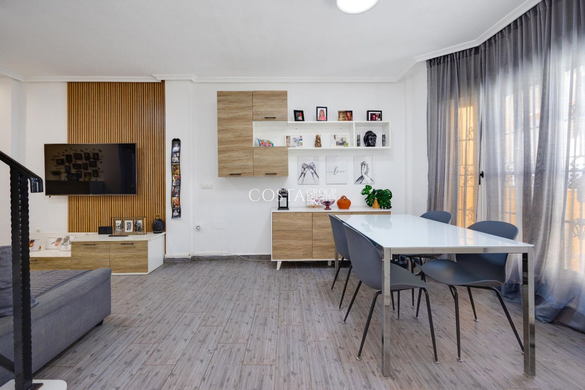 Wiederverkauf - House -
Urbanización El Raso