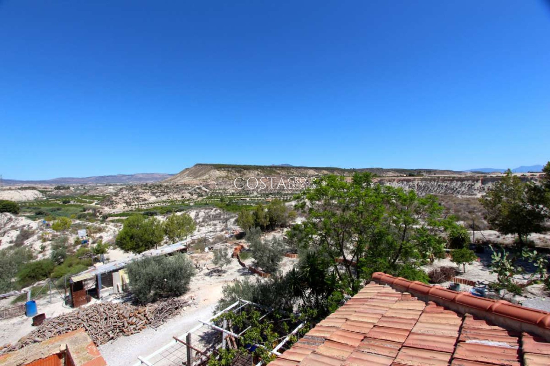 Wiederverkauf - Villa -
Albudeite