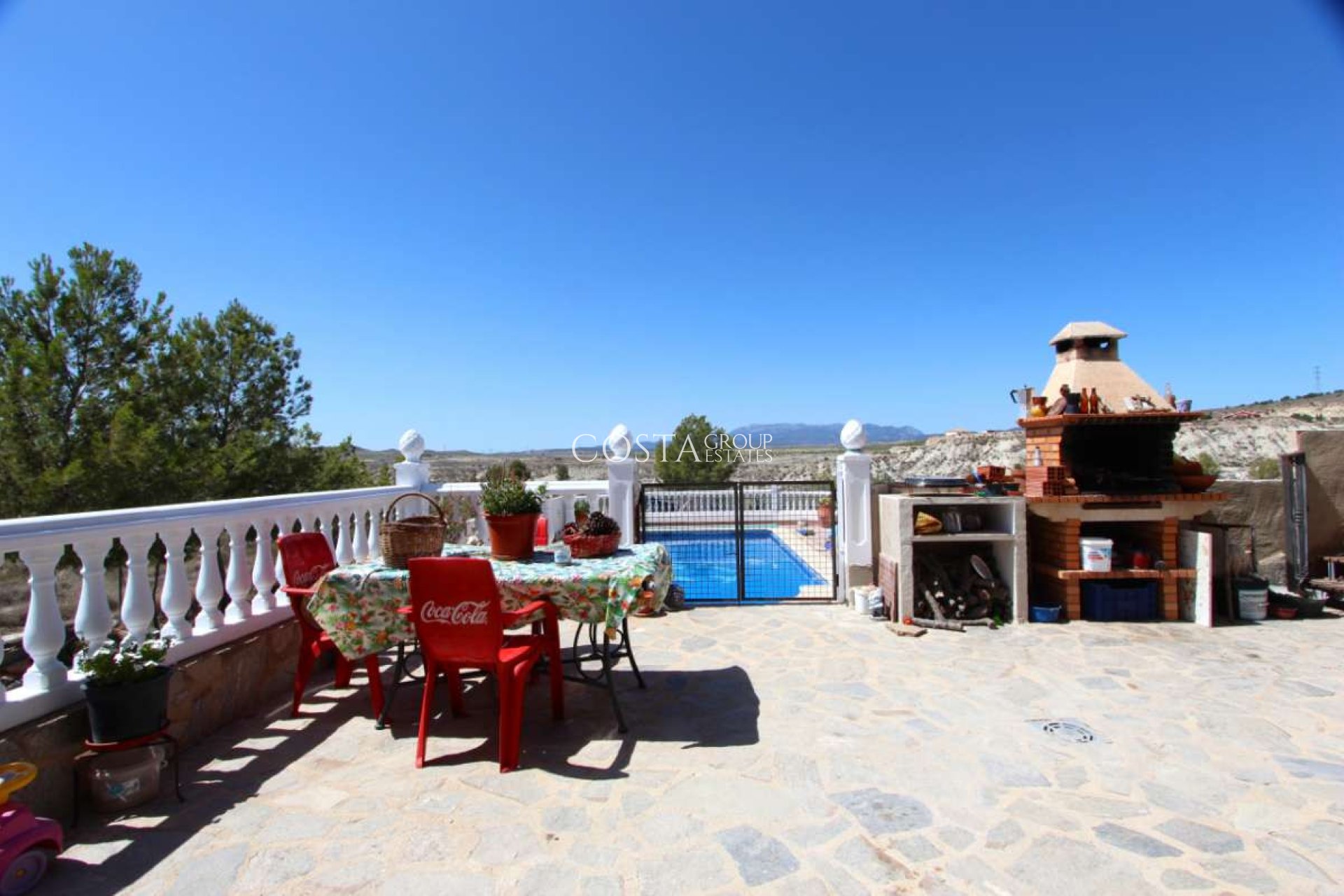 Wiederverkauf - Villa -
Albudeite