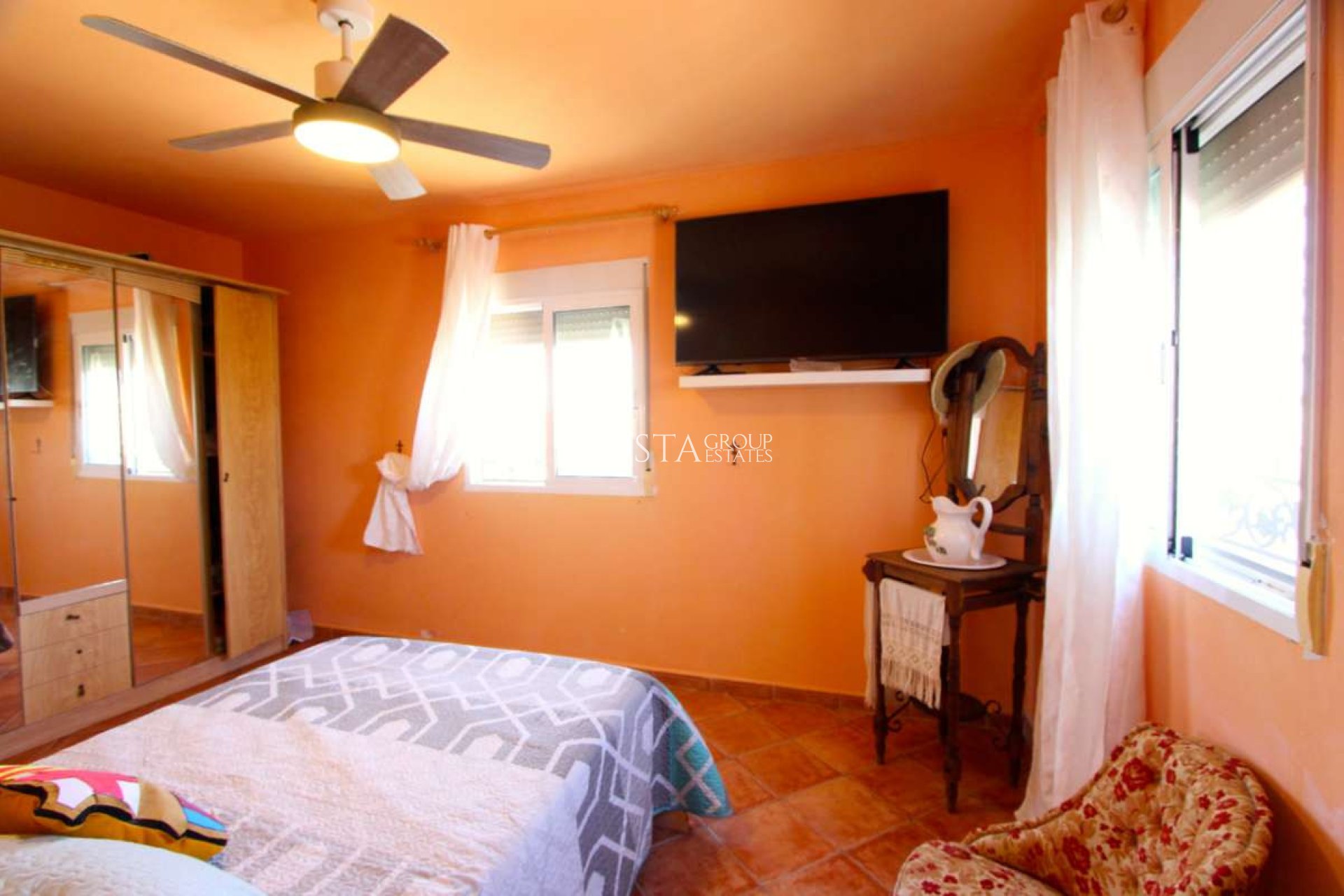 Wiederverkauf - Villa -
Albudeite