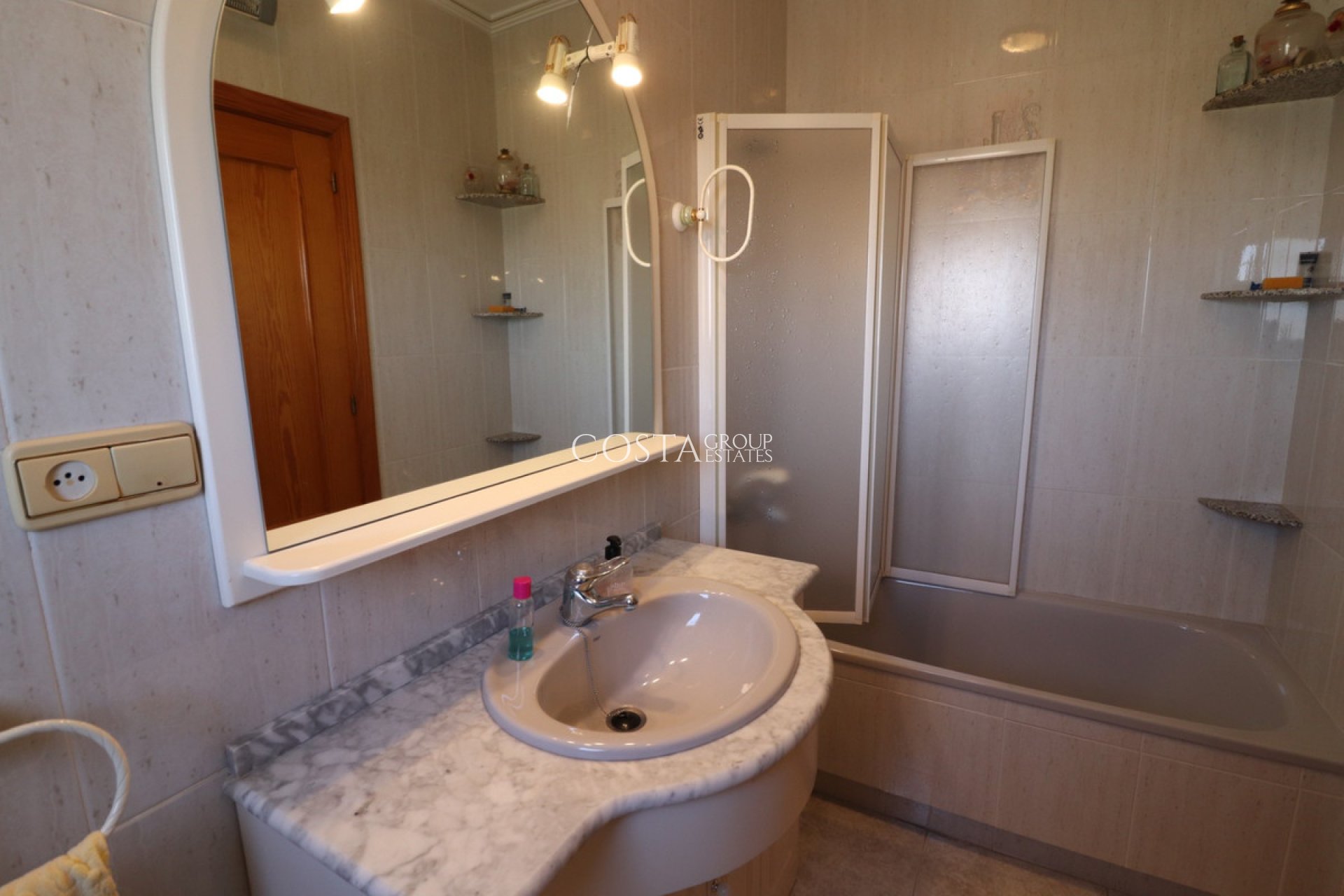 Wiederverkauf - Villa -
Algorfa