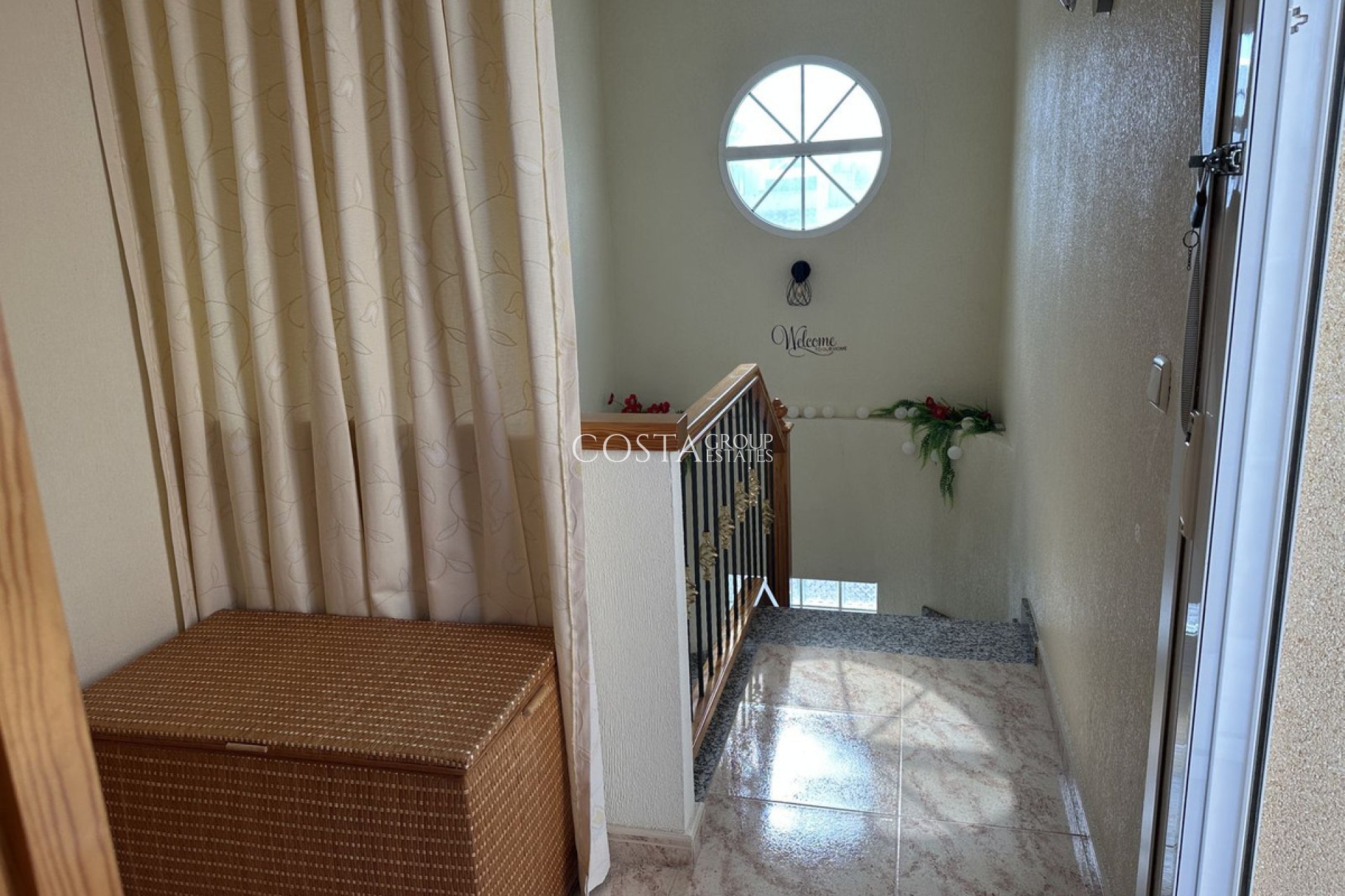 Wiederverkauf - Villa -
Alicante - Alicante Centro